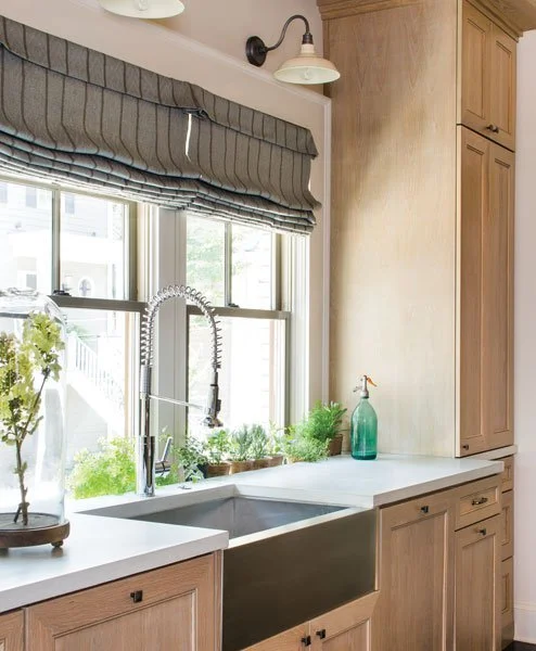 2. 0915_kitchens_contemporary03_jherr_oneuseonly.jpg