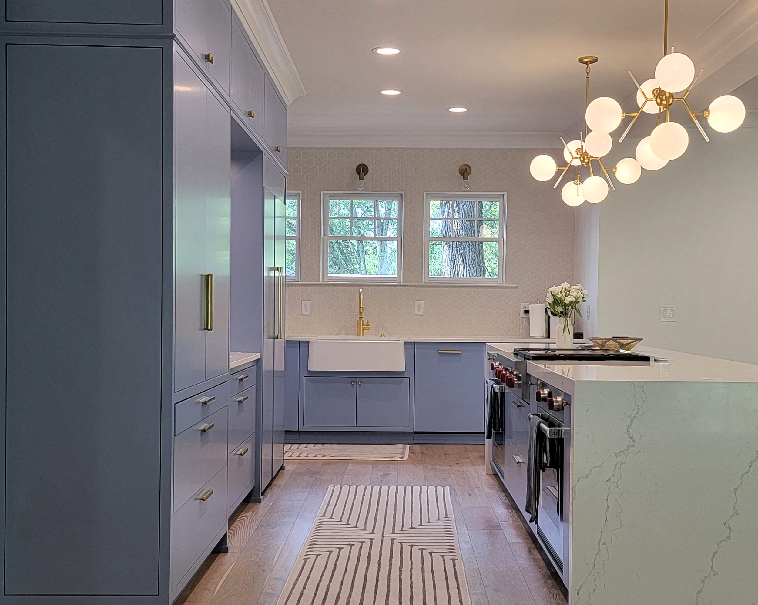 10. main kitchen.jpg
