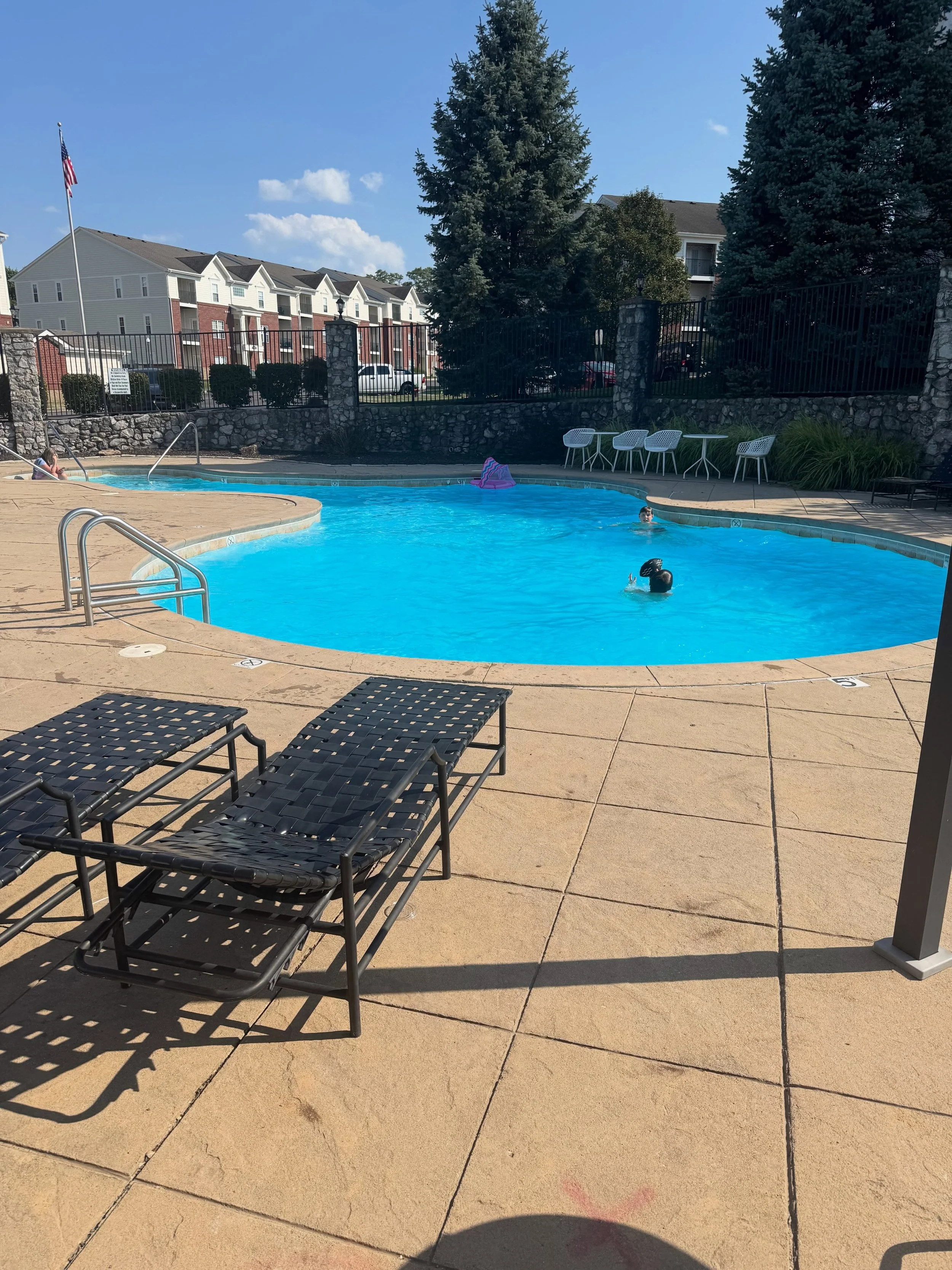 Pool is still open, summer vibes are still going strong. 😎🏊&zwj;♀️🌴