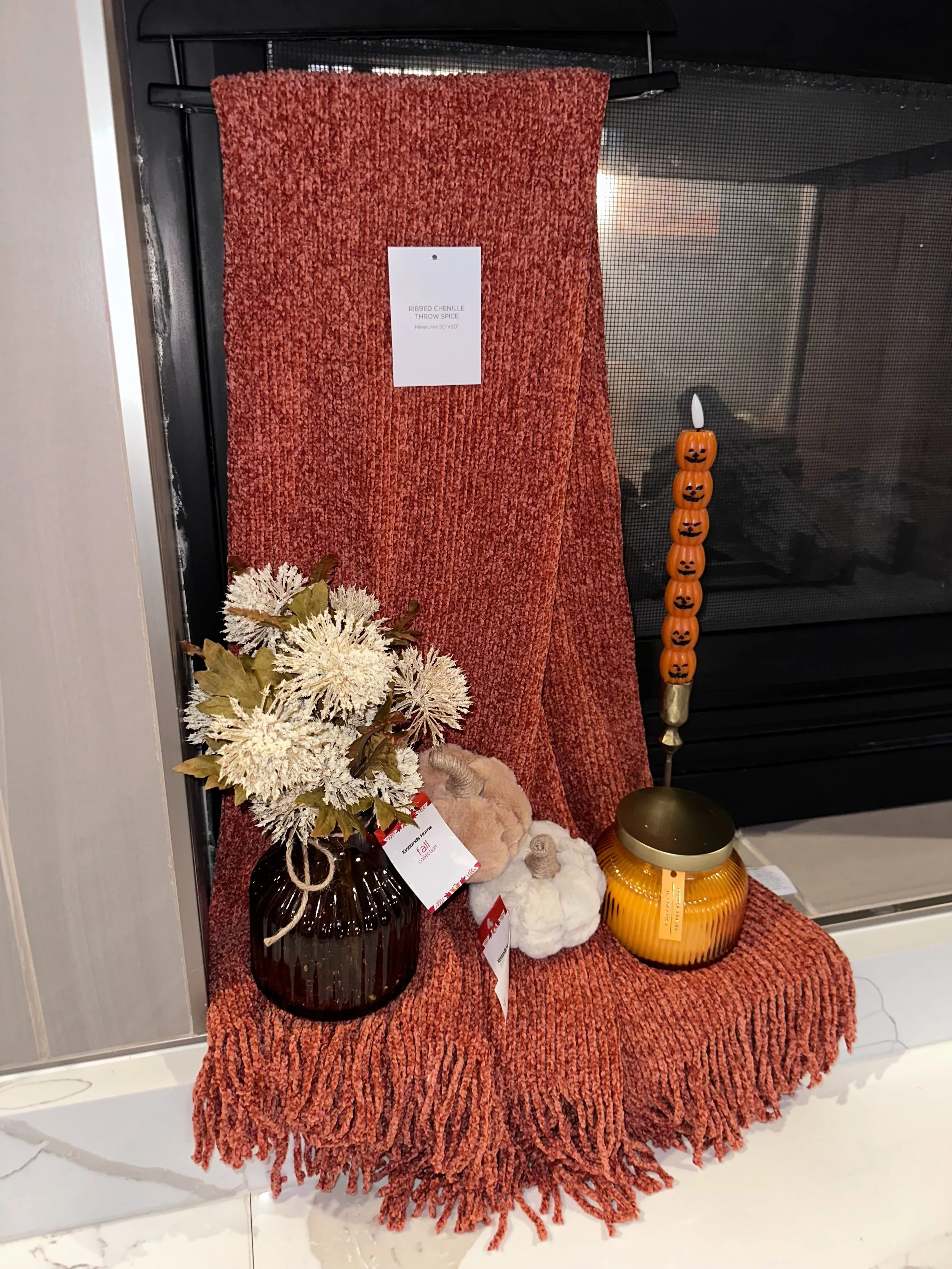 🍂✨ COZY SEASON HAS ENTERED THE CHAT! 🎃🕯️
Pumpkins, warm candlelight, soft blankets, and all the autumn feels are here! 🧡🍁 We&rsquo;re bringing a little fall magic + cozy vibes your way, and YOU could take home these adorable fall goodies! 🎁✨
If