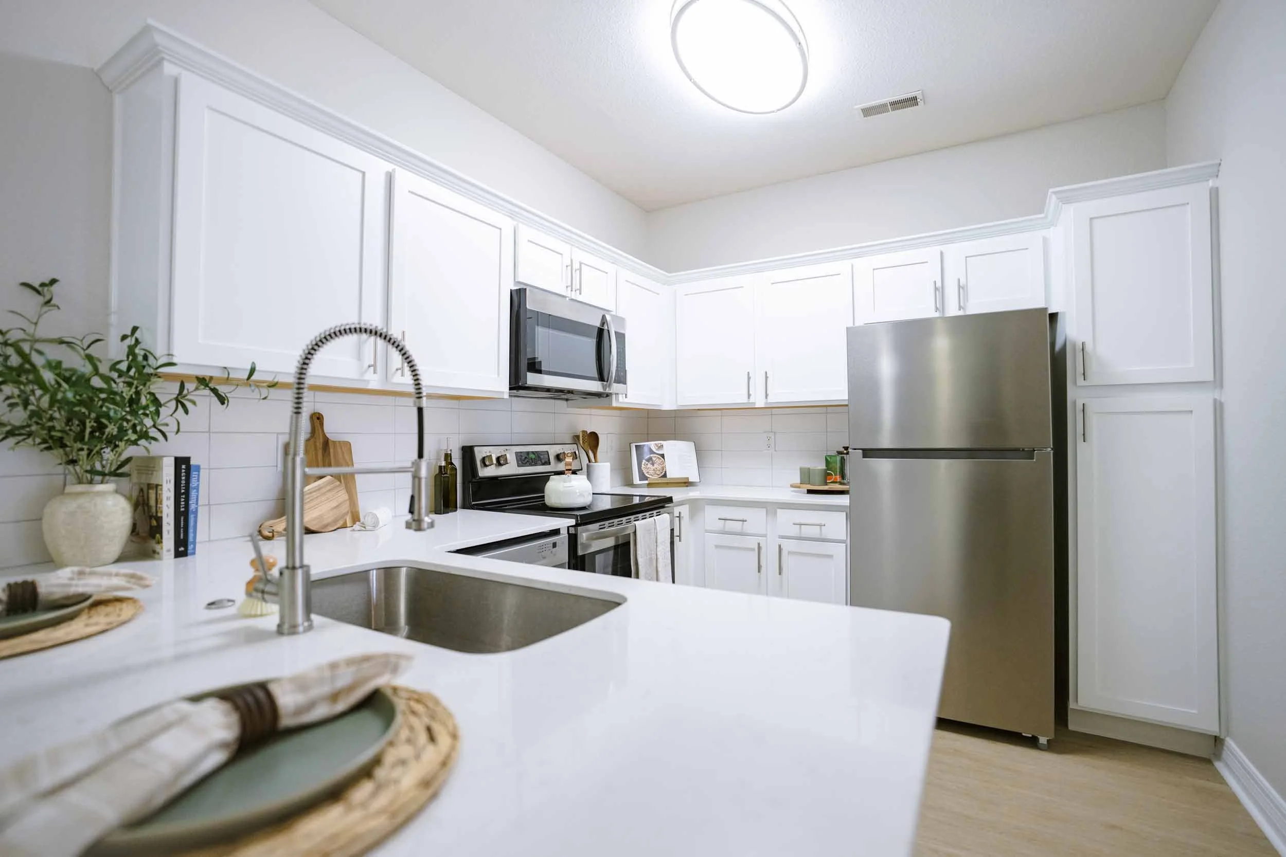 Devonshire Apartments in Greenwood, IN | Kitchen
