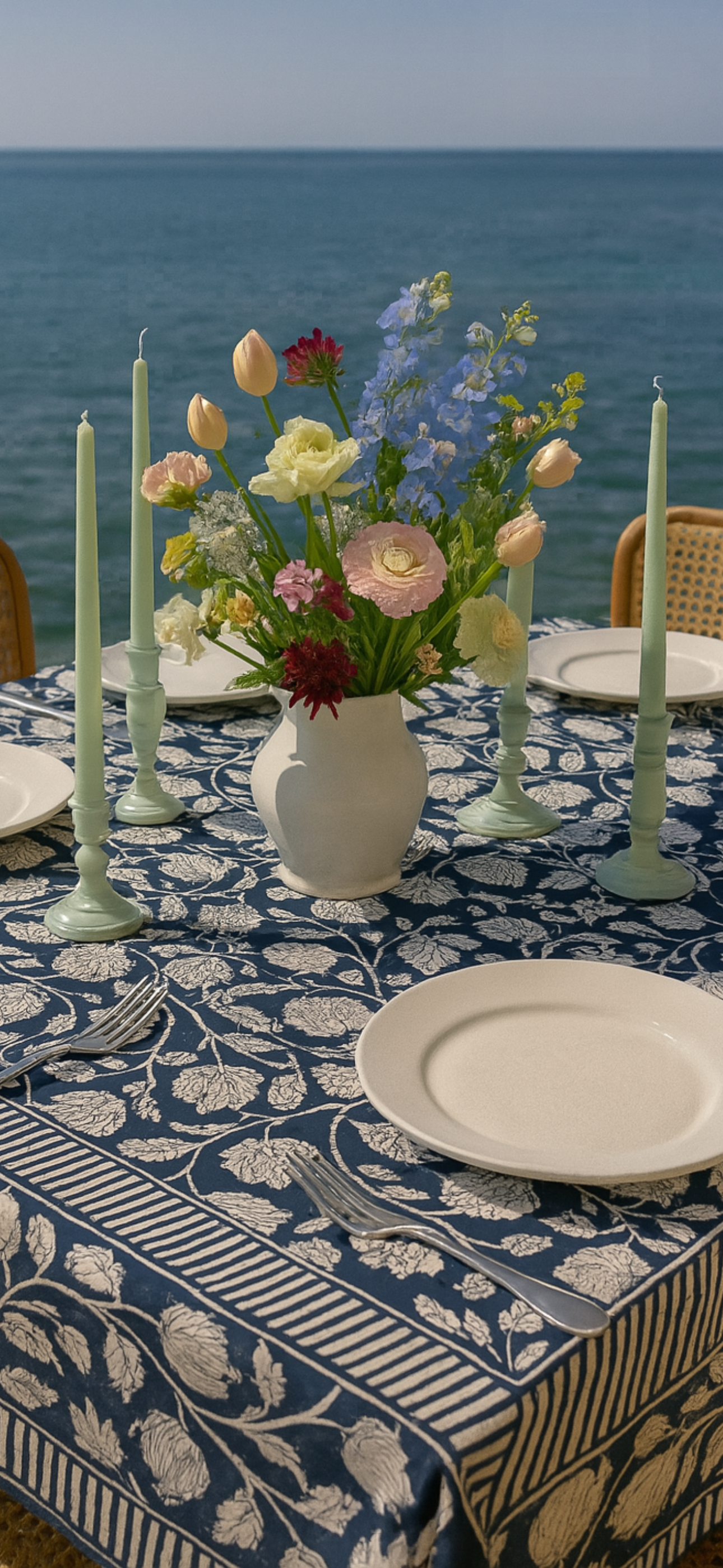 blue-tablecloth-sea.png