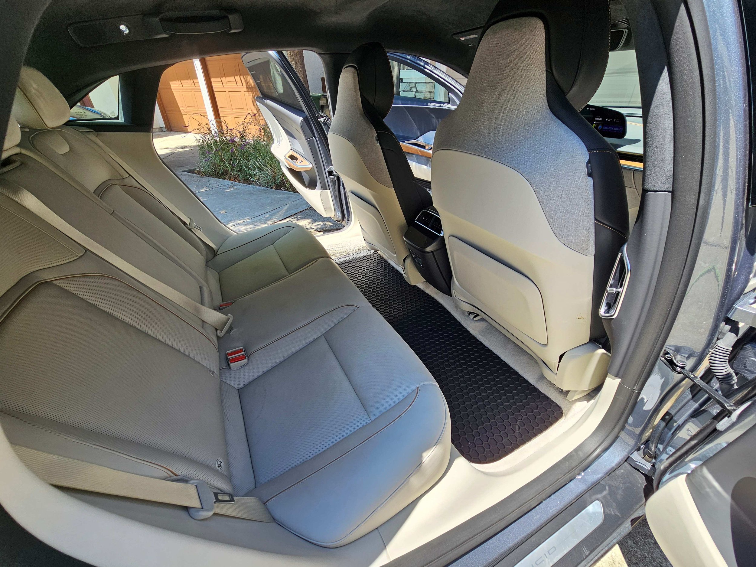 clean-rear-seats-web.jpg