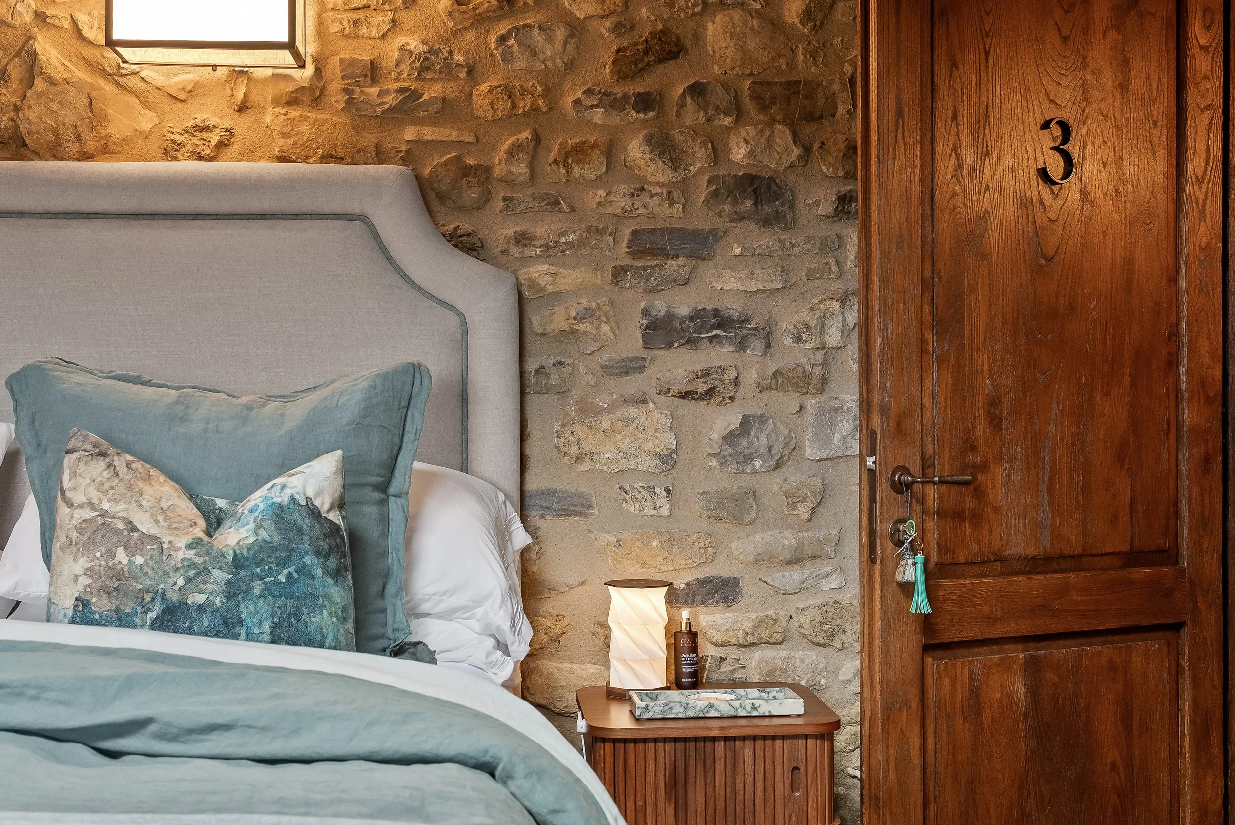 The villa features five elegantly appointed guest rooms, each with its own luxurious en-suite bathroom. Every room has been thoughtfully designed to provide comfort, ensuring a restful stay for all guests.