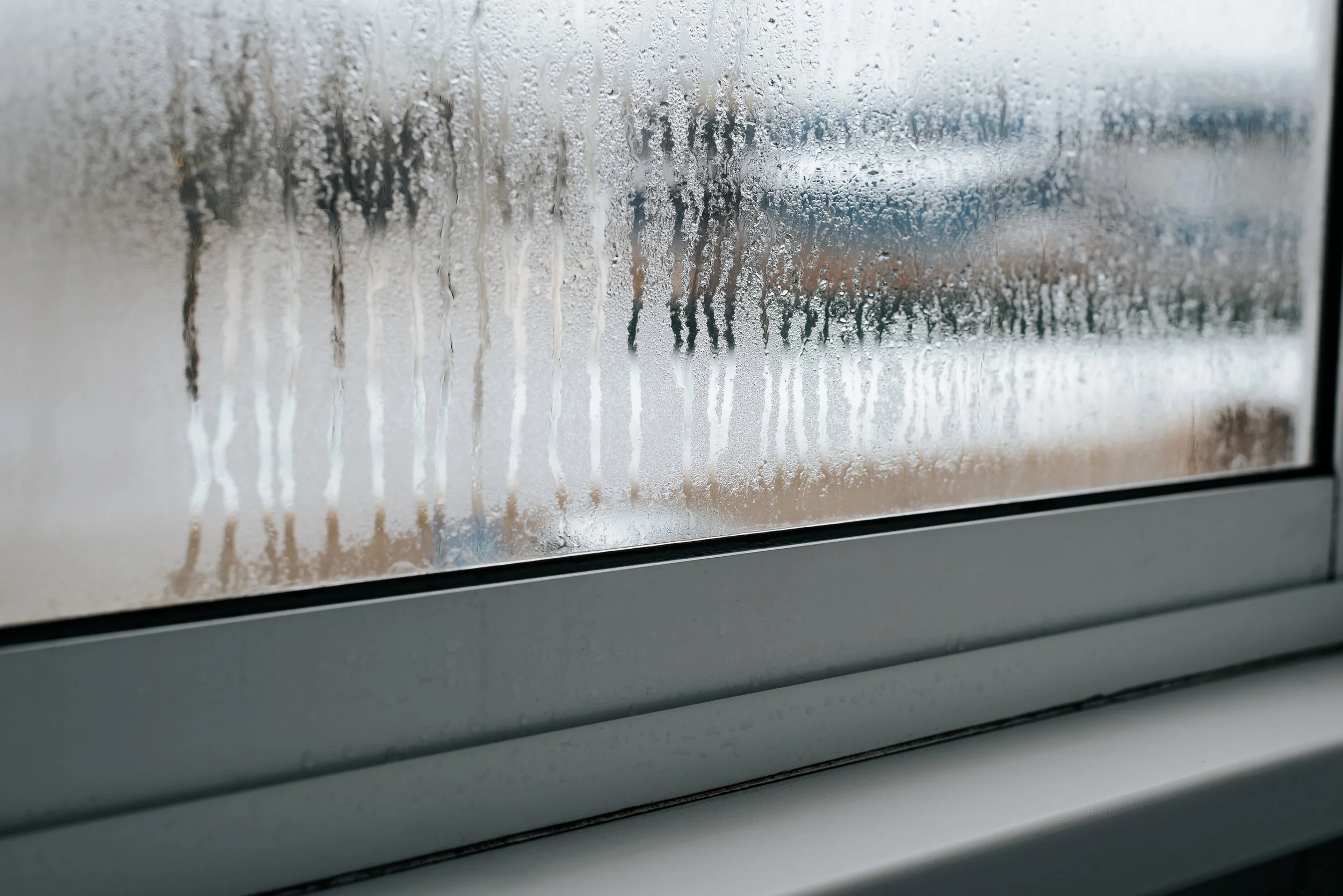 Why Do Windows Fail So Fast in Arizona? What Extreme Heat and UV Actually Do to Them