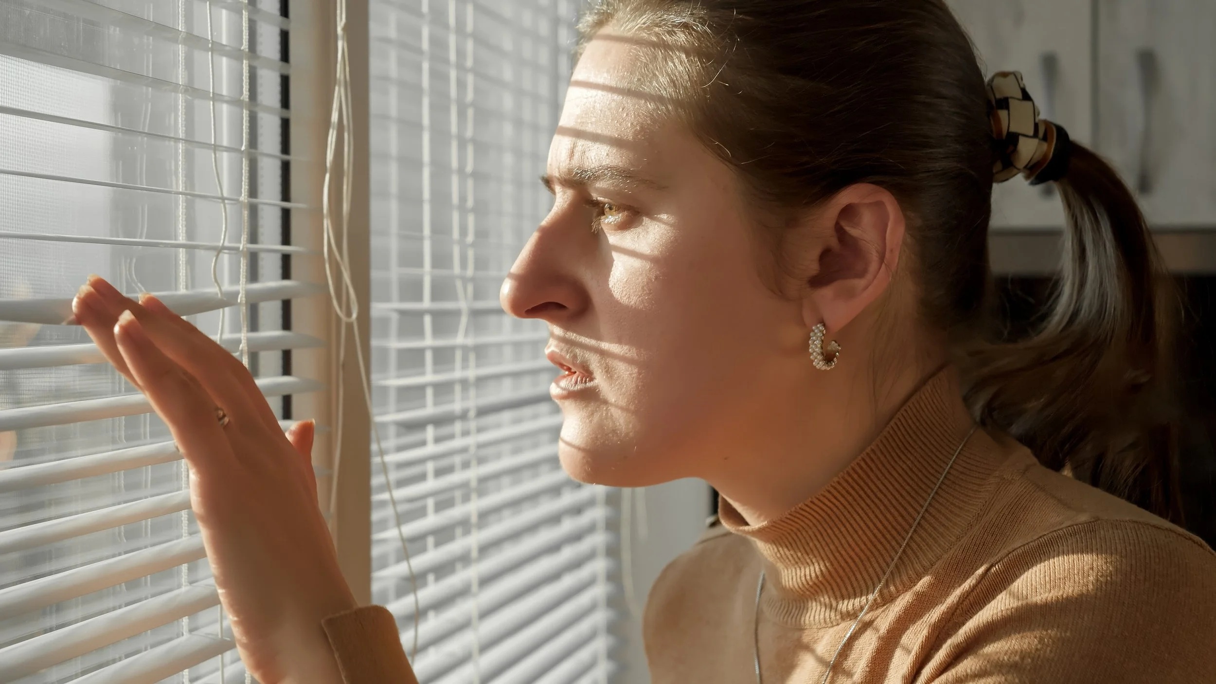 Do Replacement Windows Reduce Outside Noise? A Guide for Arizona Homeowners