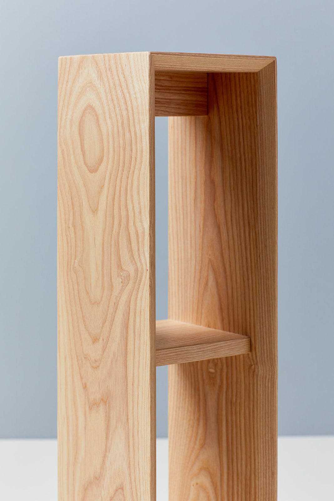 Kerr-Woodworking-Downing-Solo-Table-Ash-Grain-Detail.jpg