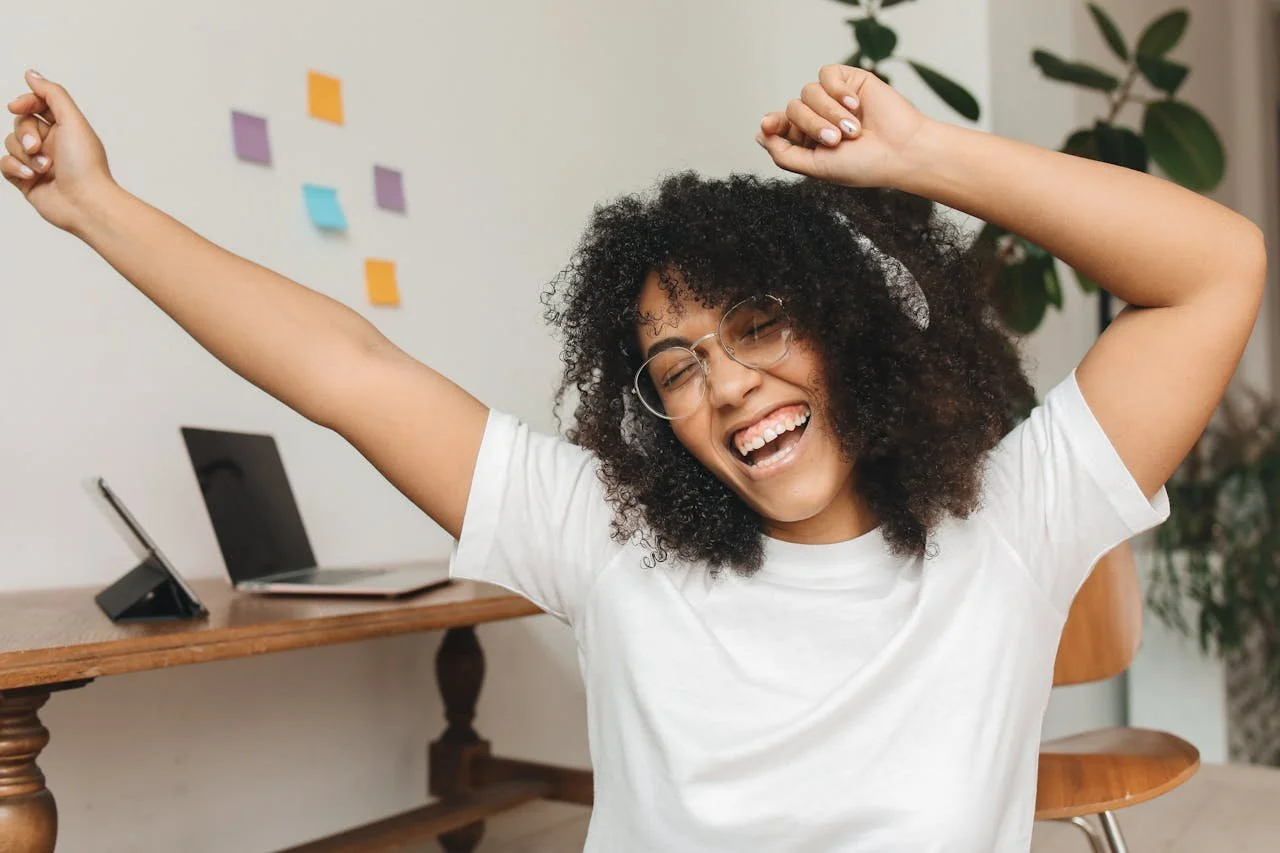 smiling-woman-listening-to-music