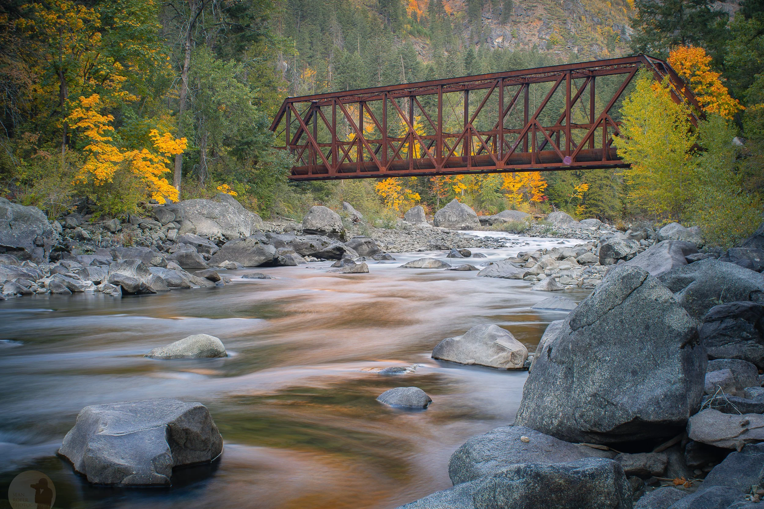 Autumn colors along the Wenatchee River