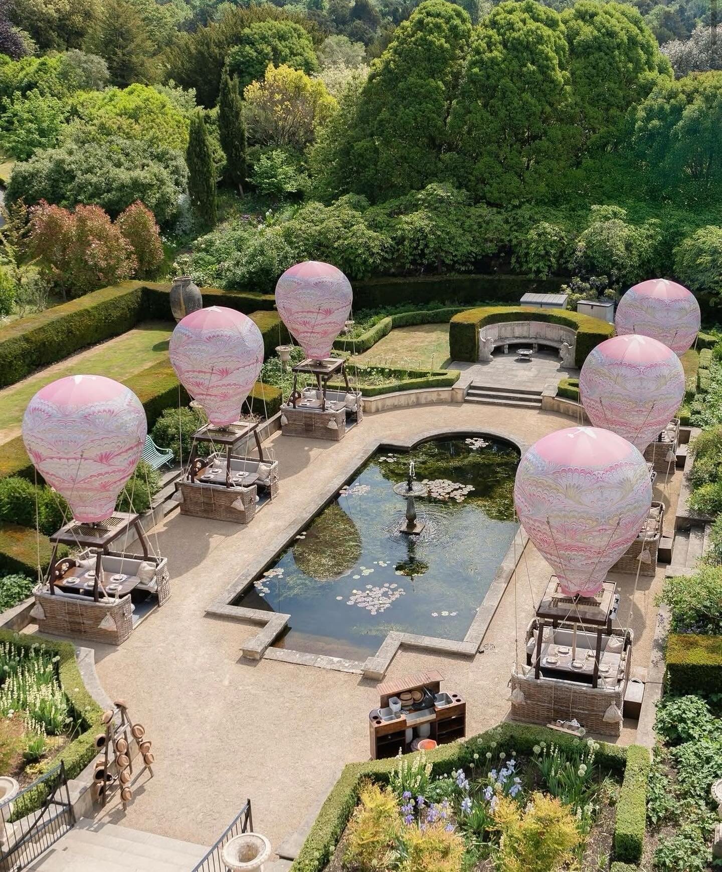 Hello, love 🎈💕 @beaverbrook @summerillandbishop
