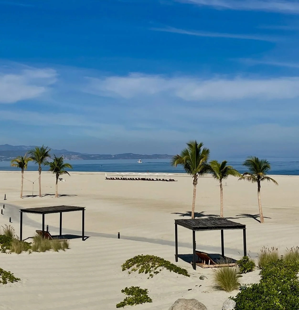 &ldquo;What&rsquo;s the best!?&rdquo; 🏆
I&rsquo;m often asked - and ❤️LOVE❤️ to chat about - my opinion on destinations. What&rsquo;s the: Best beach (my list is long) best spa (several but I really love @rosewoodlittledixbay ), best spot for a girl