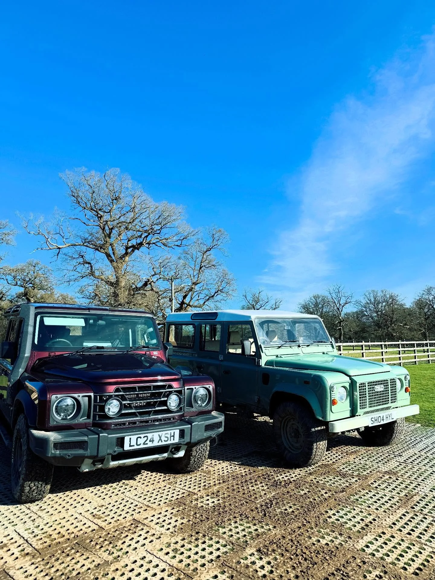 A fabulous hotel house car parked outside of an equally fabulous hotel is one of my favorite pieces of charm that I look for when scouting properties for client events. 🏎️ A few of my favorites ahead! 

&mdash;&mdash;

#luxuryhotels #hotelcar #desti