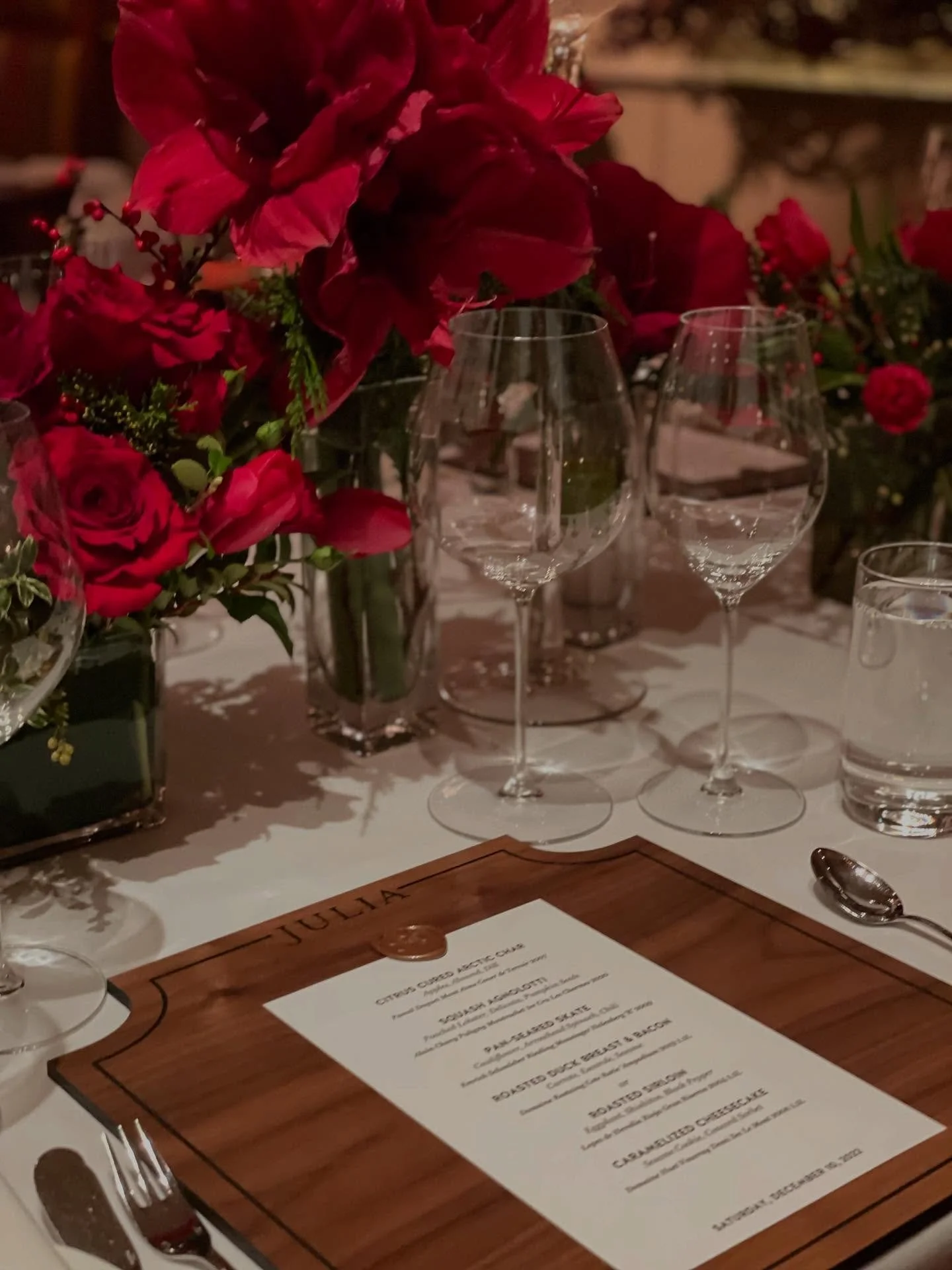 There is nothing like NYC over the holidays ❤️ From Thanksgiving through the 🪩ball drop🥂the city is truly magical. We have planned many favorite New York celebrations - but this festive 50th at @gramercytavern a week before Christmas will always be