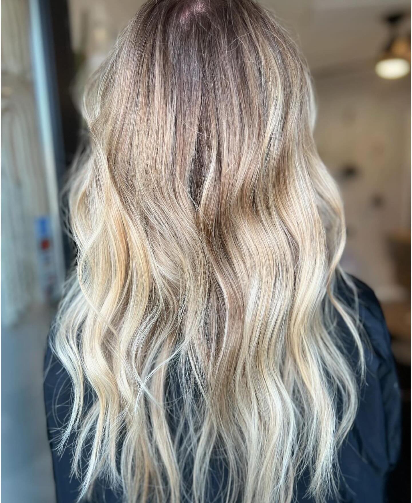 We love a slight change for the season! A little darker for fall! By @locksbyloni #ocsalon #costamesasalon #newportbeachsalon #ocstylist #costamesastylist #newportbeachstylist #fallhair #occolorist