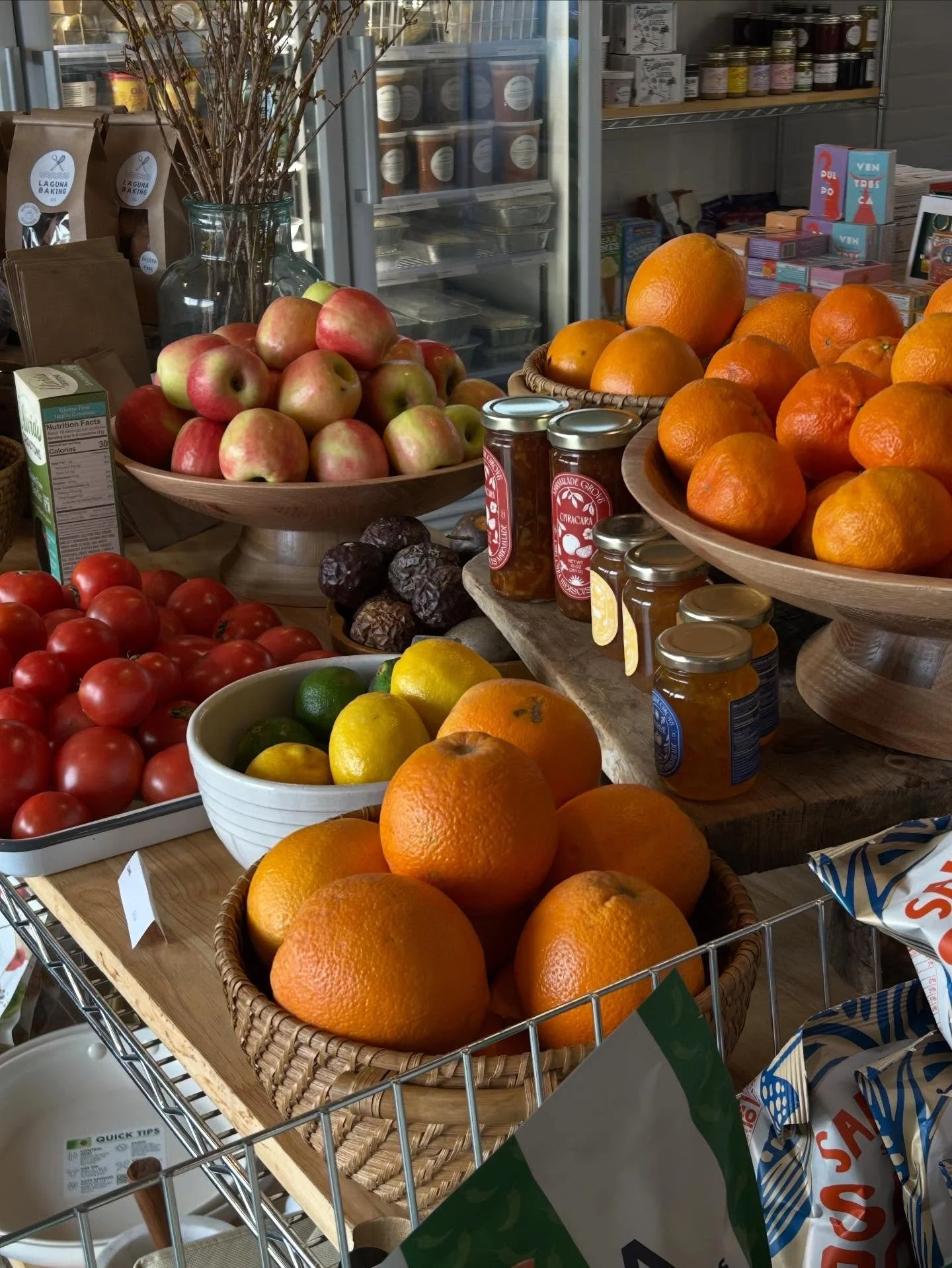 Happy Farmer&rsquo;s Market day! Pop by the stores to stock up on fresh citrus, tomatoes, apples, snap peas, passion fruit + more! 🫛 🍊 🍎