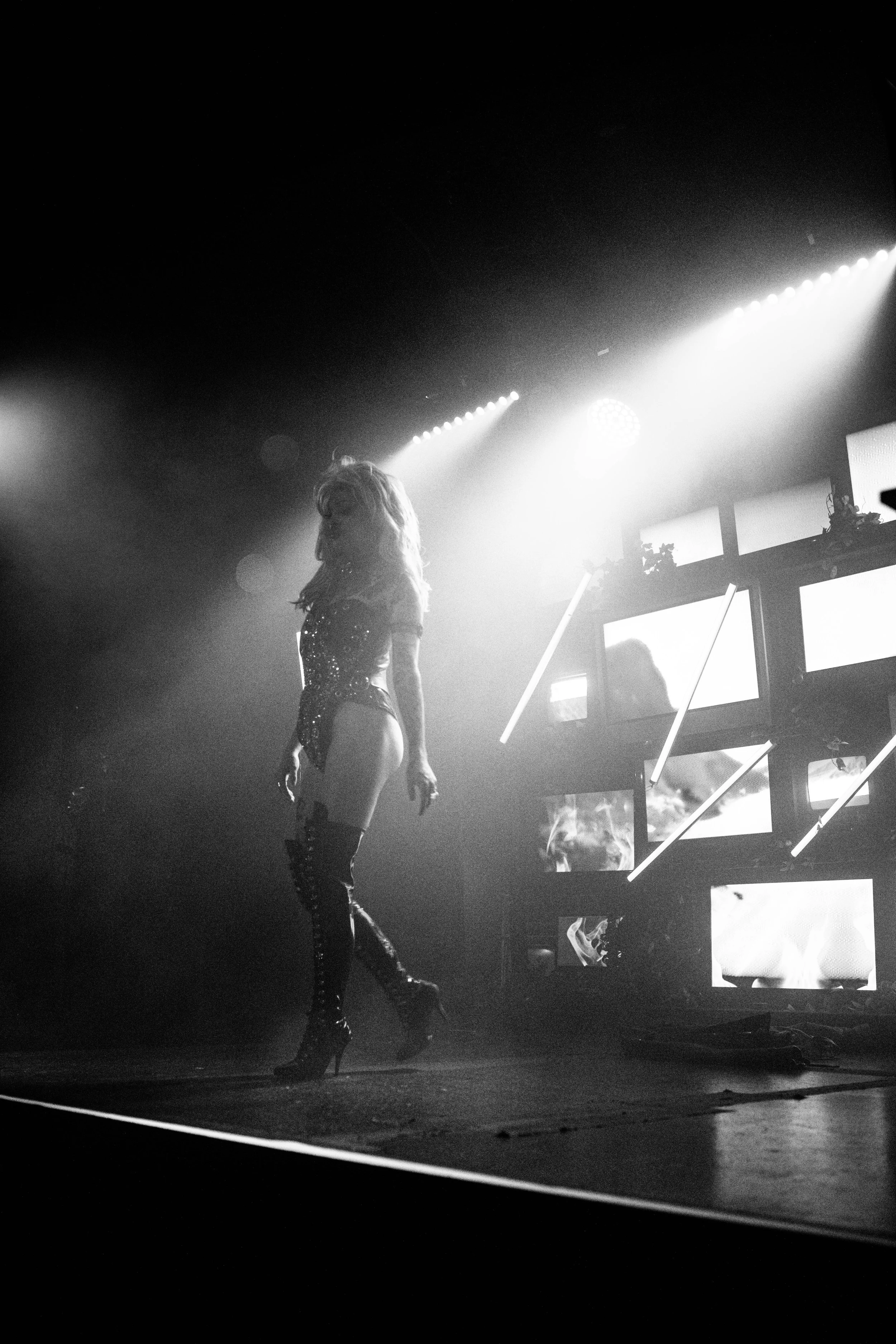 RIDE-may9-B&W-jesseRAYphoto-1694.jpg