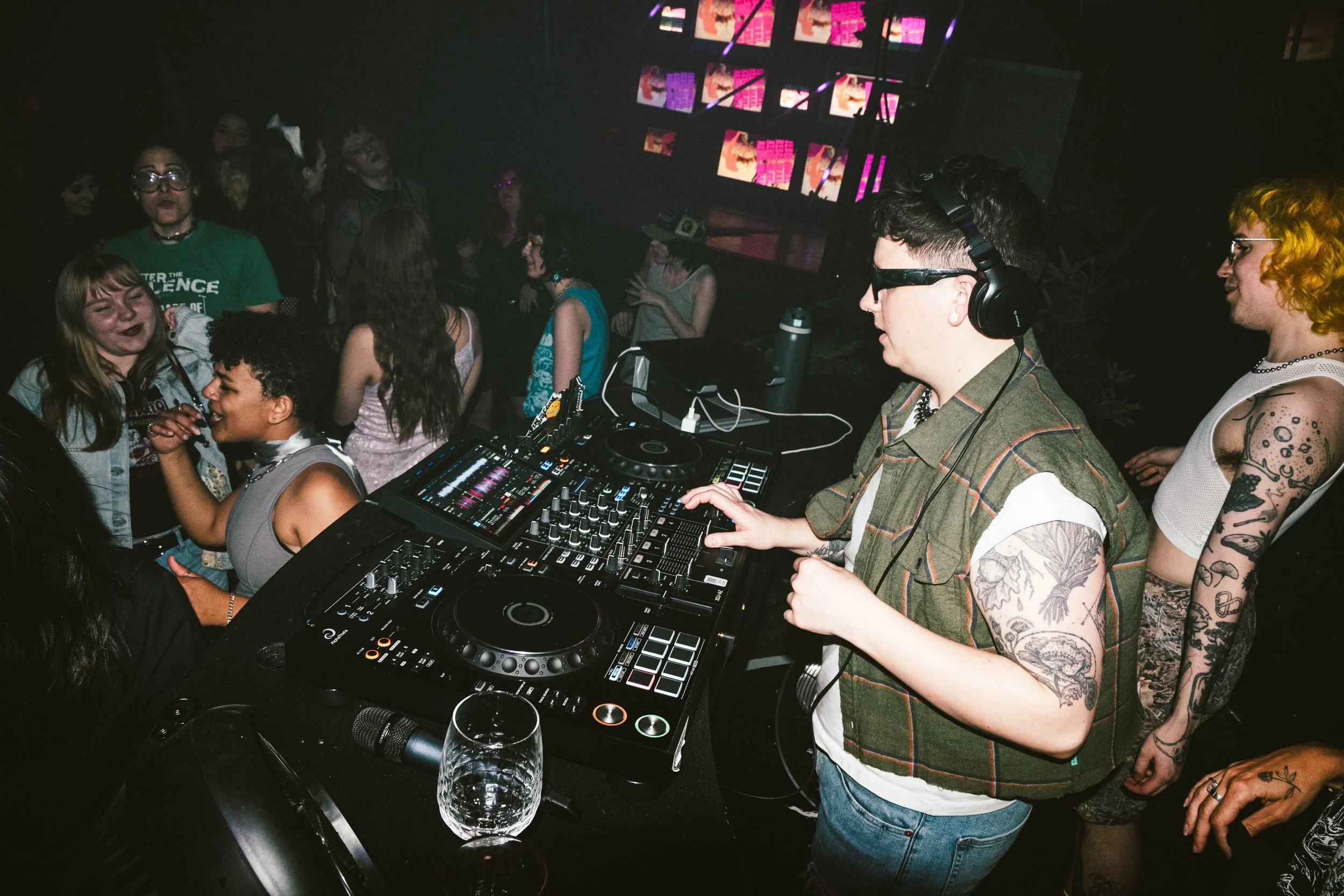 RIOTgrrrl-may8-jesseRAYphoto-2768.jpg