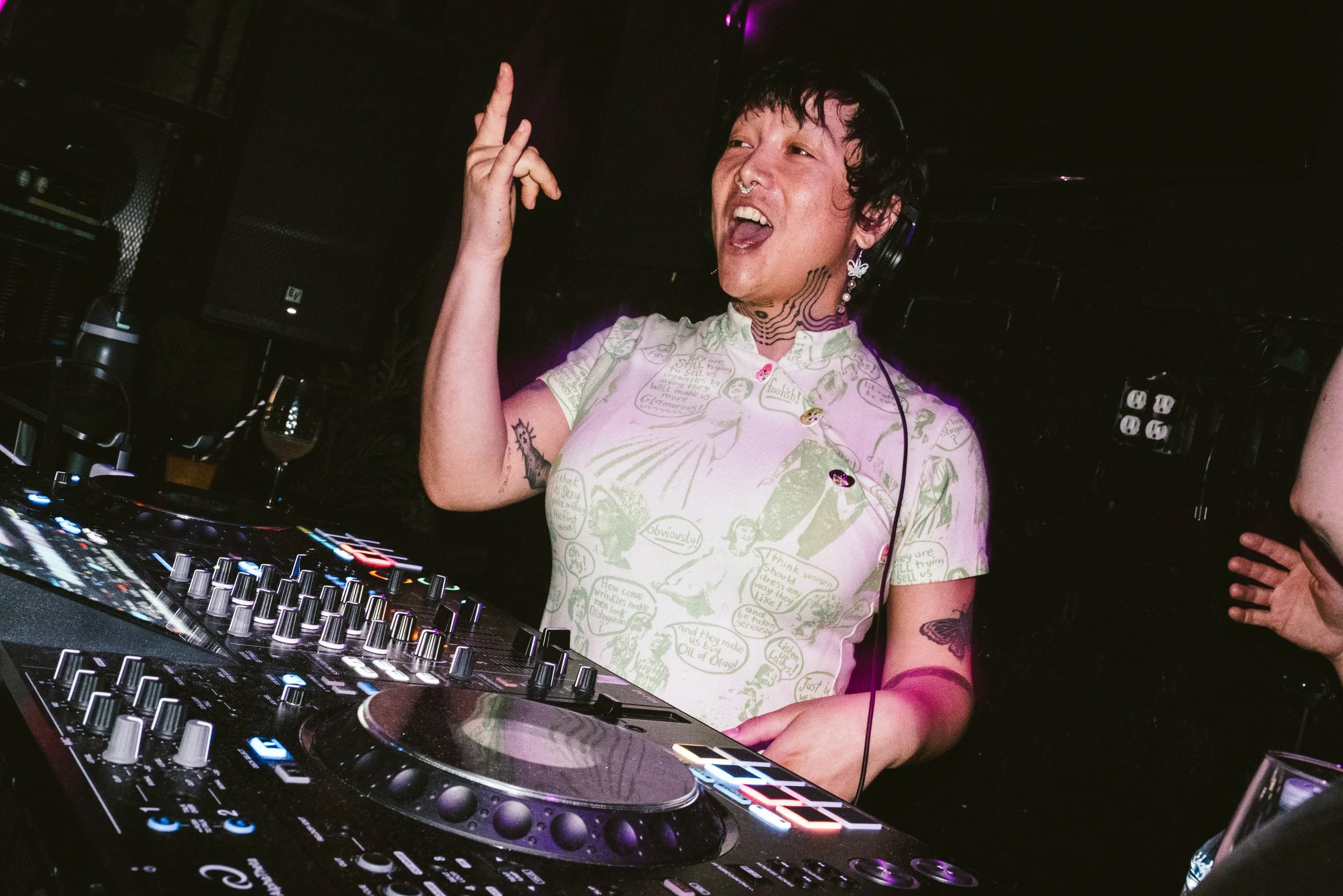 RIOTgrrrl-may8-jesseRAYphoto-3004.jpg