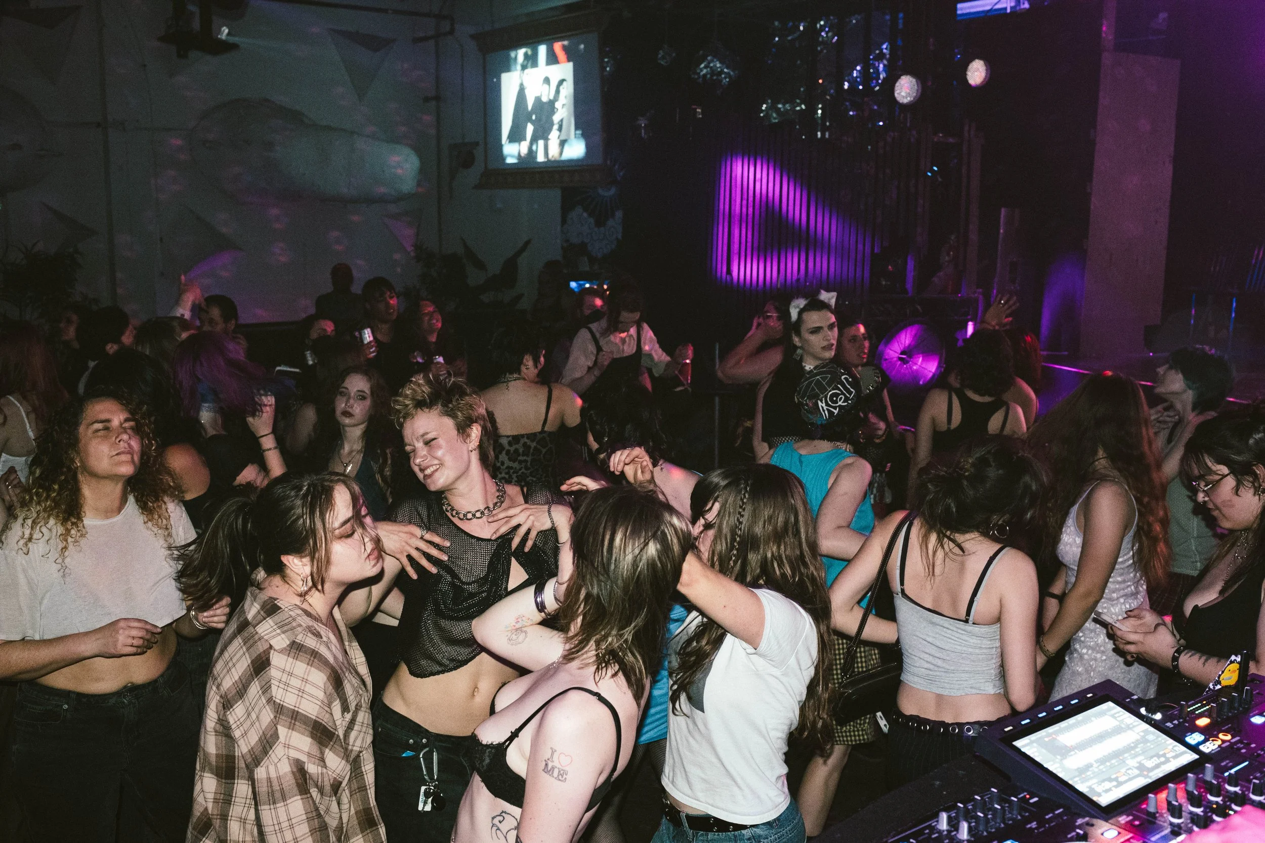 RIOTgrrrl-may8-jesseRAYphoto-3013.jpg