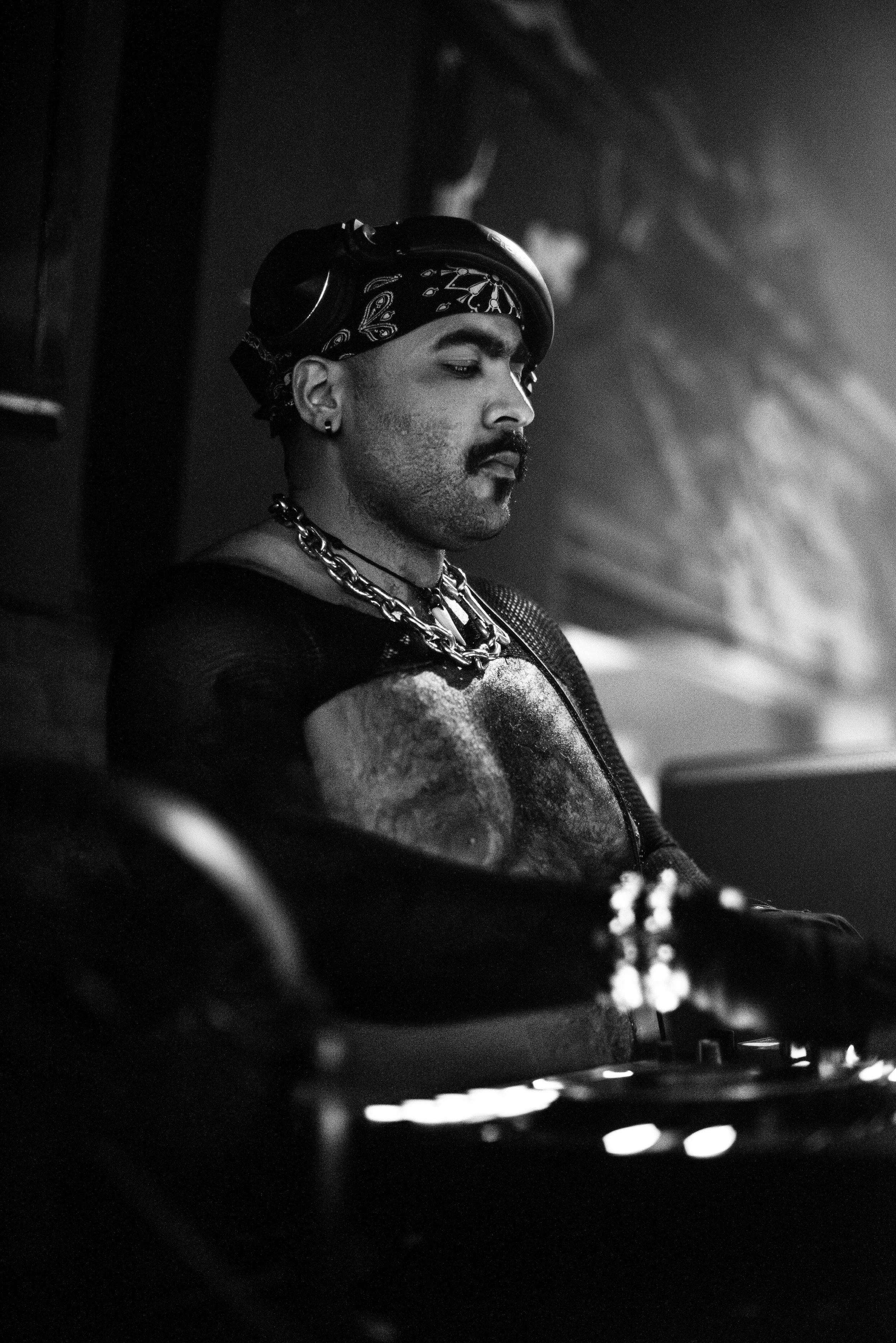 RIDE-may9-B&W-jesseRAYphoto-1923.jpg