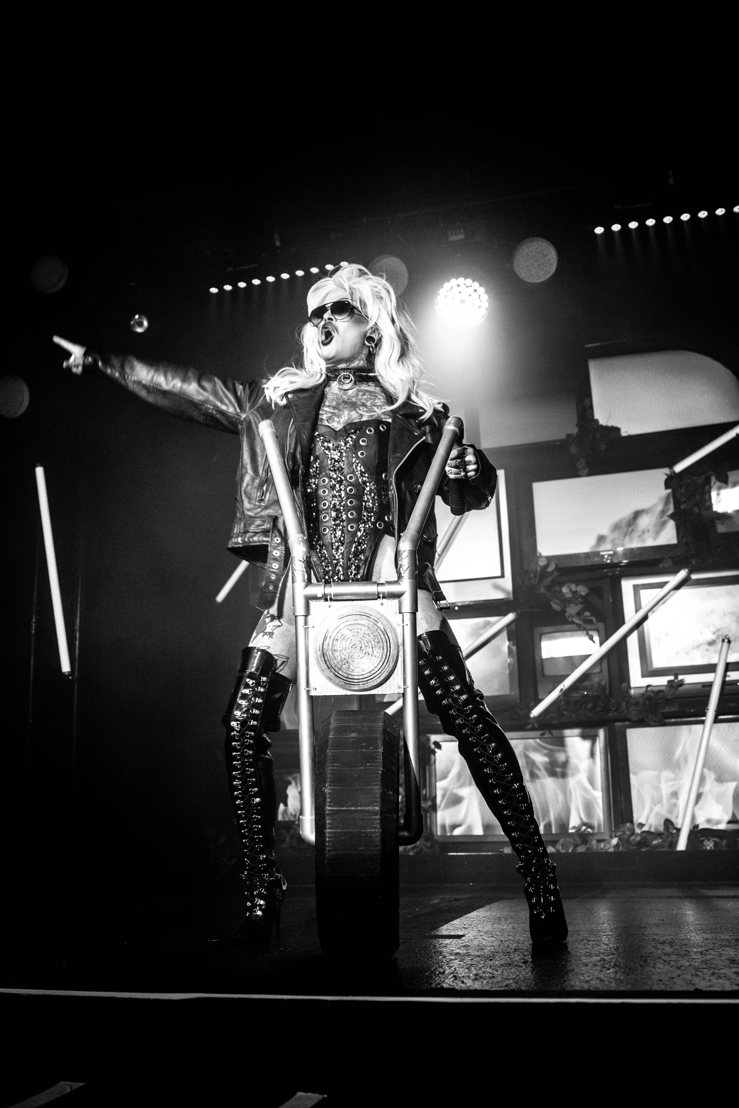 RIDE-may9-B&W-jesseRAYphoto-1681.jpg