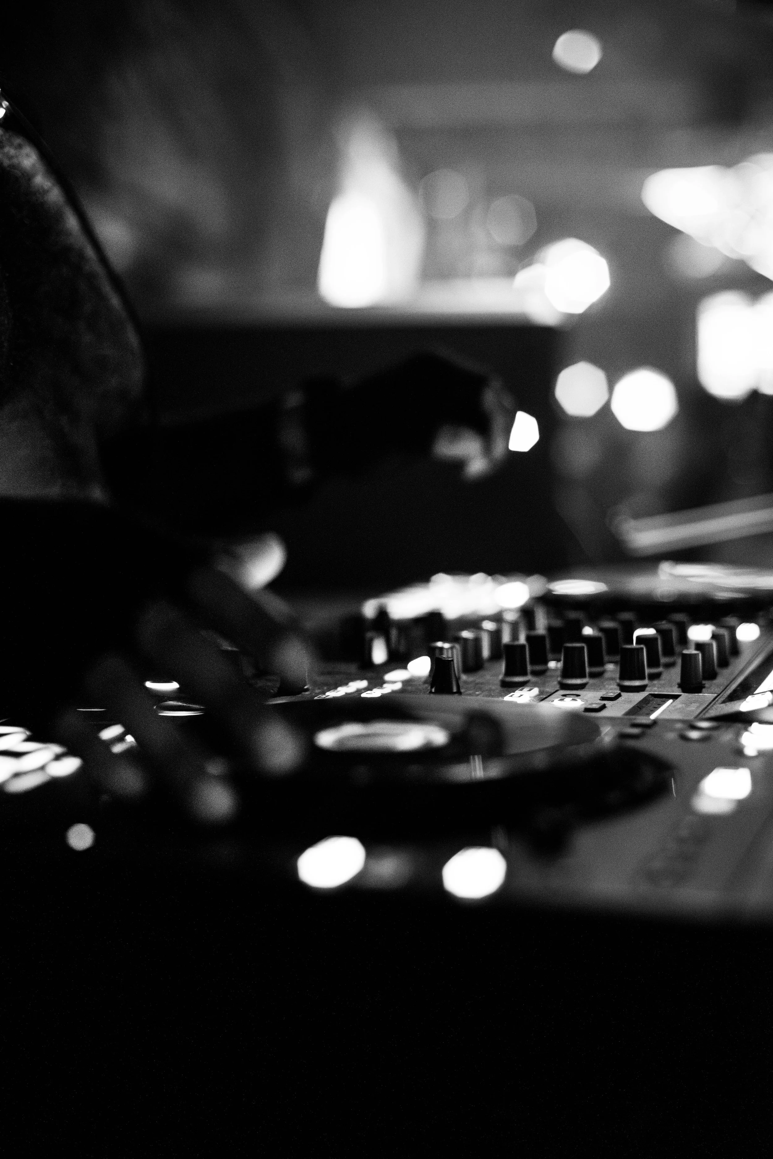 RIDE-may9-B&W-jesseRAYphoto-1932.jpg