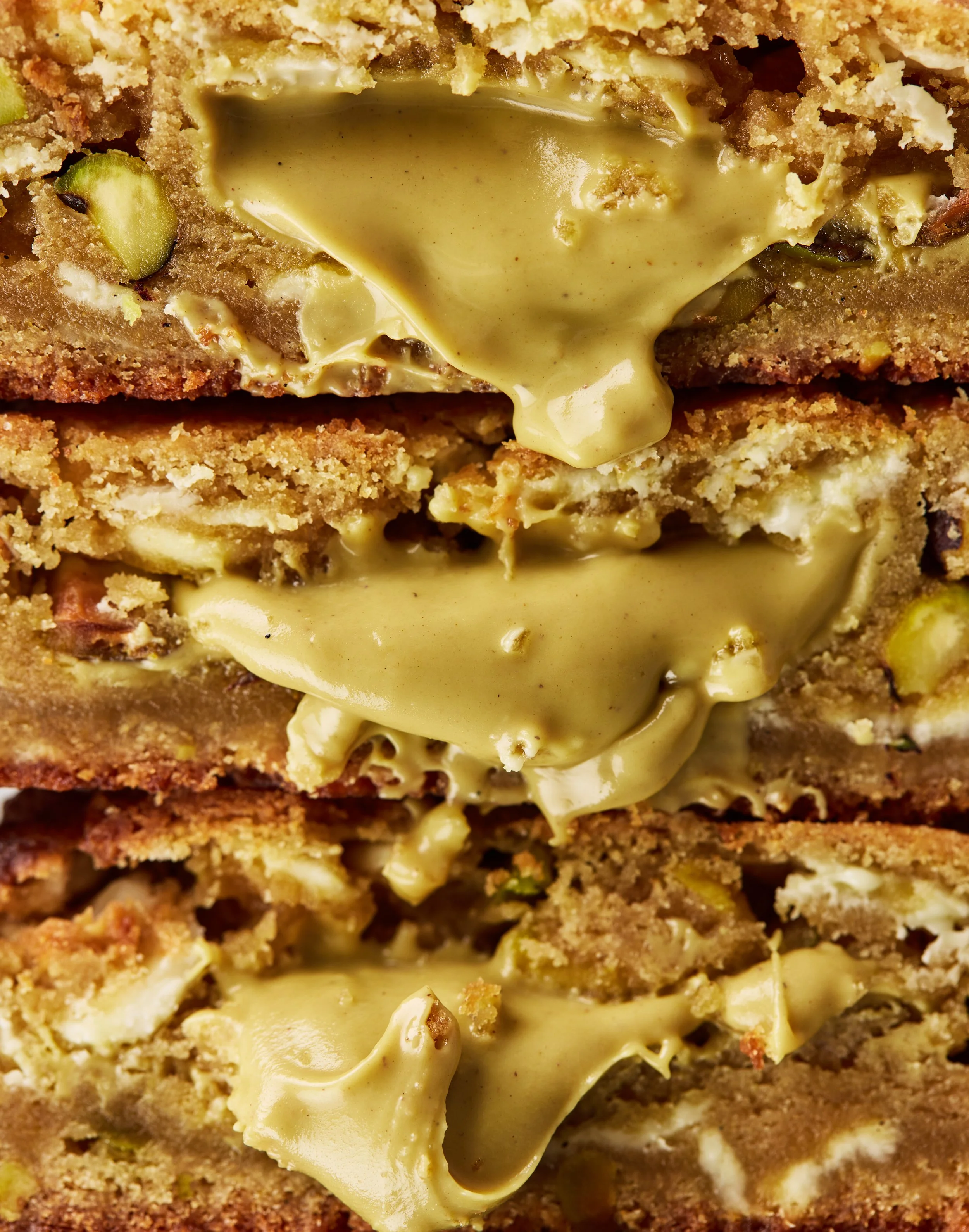 PISTACHIO WHITE CHOC