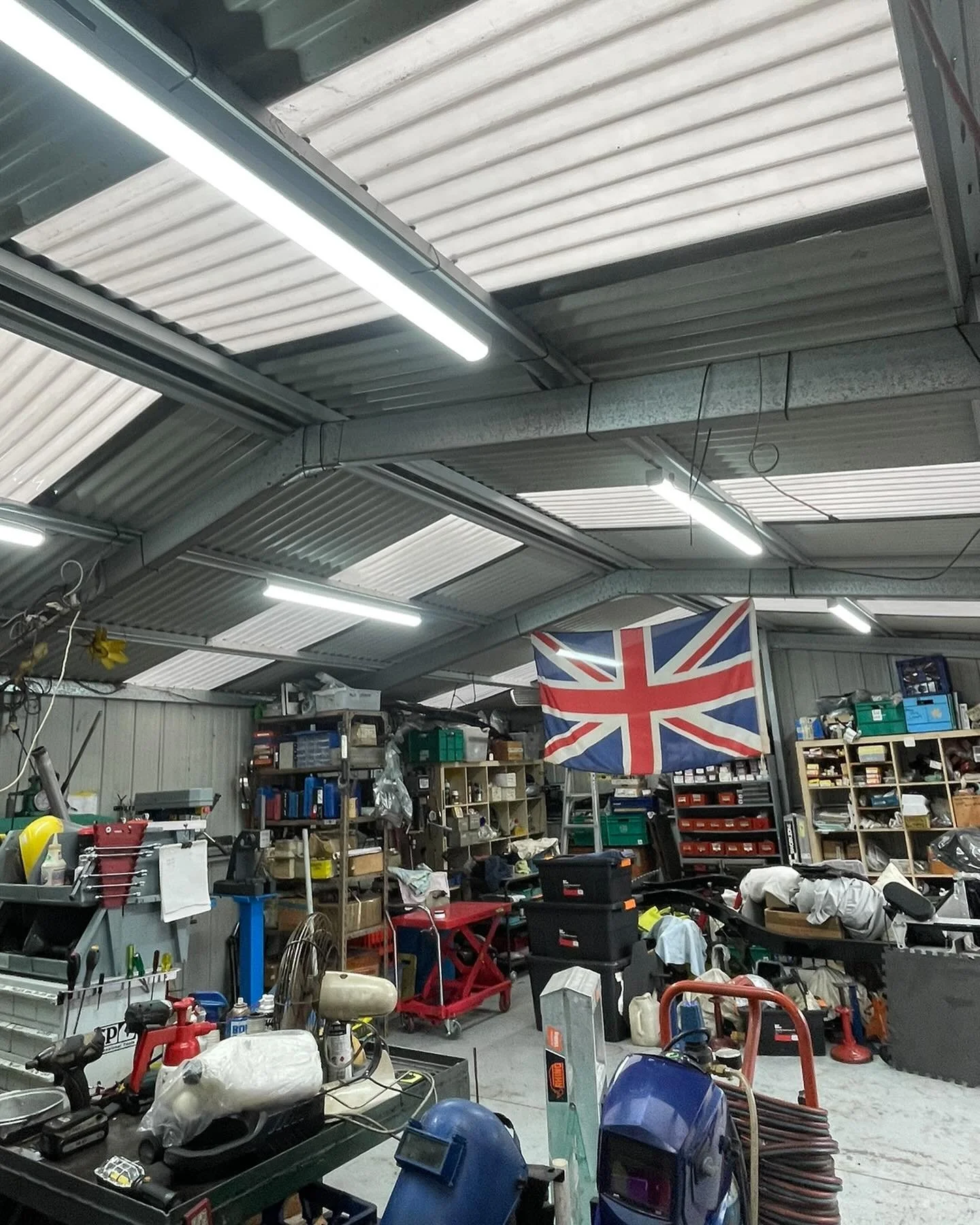 Out with the old in with the new ✨💡

Given this shed a new burst of life with an LED lighting upgrade👆✅

Get in contact for all your electrical needs at an affordable price👇

📱 |  0448 487 357
📧 |  dayne.southernconnect@gmail.com

#wollondillyel