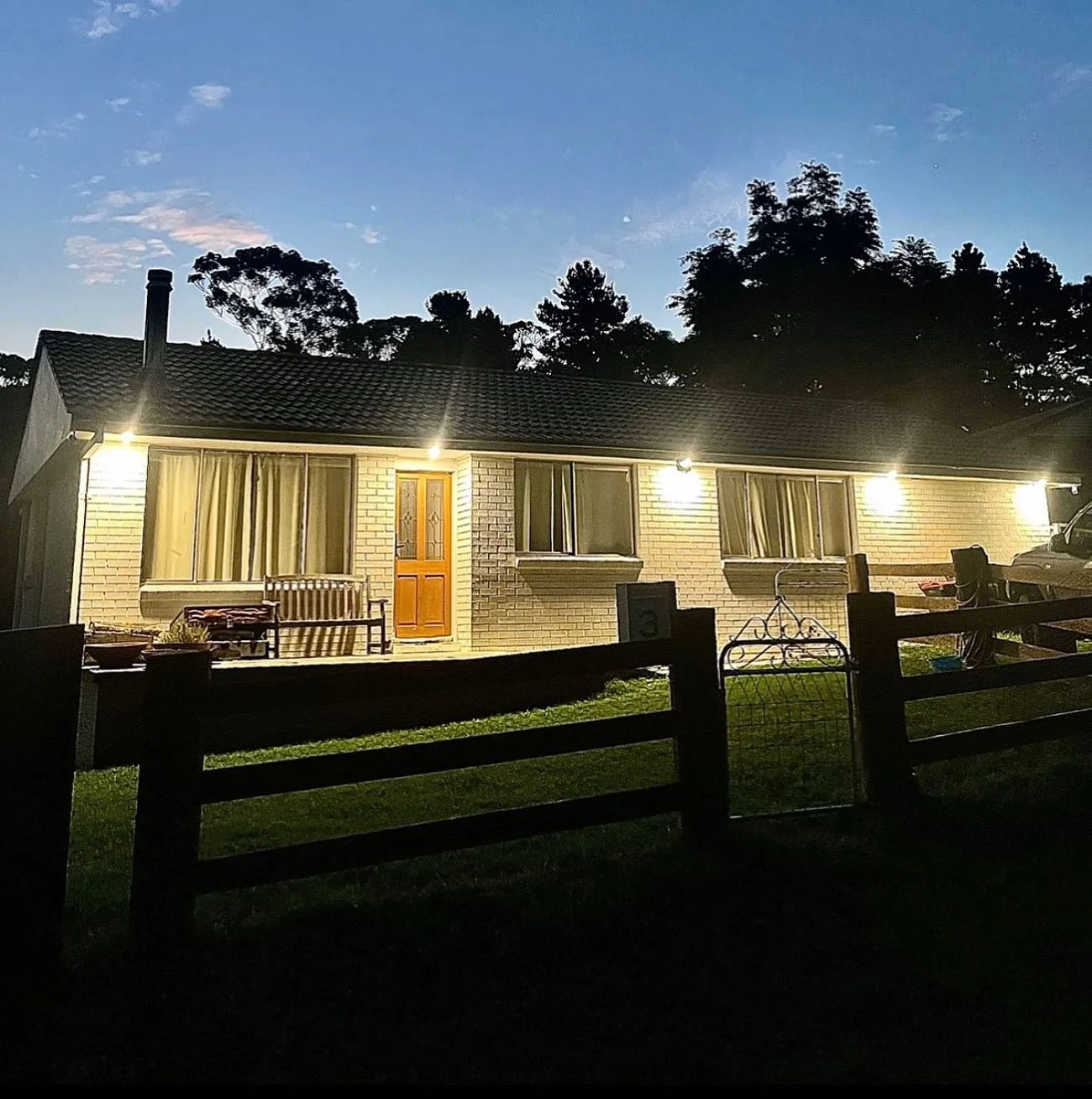 Easy way to refresh your home or office with an LED lighting upgrade ⬆️ 
LED lights are not only more energy efficient✅
but make a huge difference to the lighting in your space 🏠 

Call for a free quote
📞0448487357

#southernhighlandselectrician #L