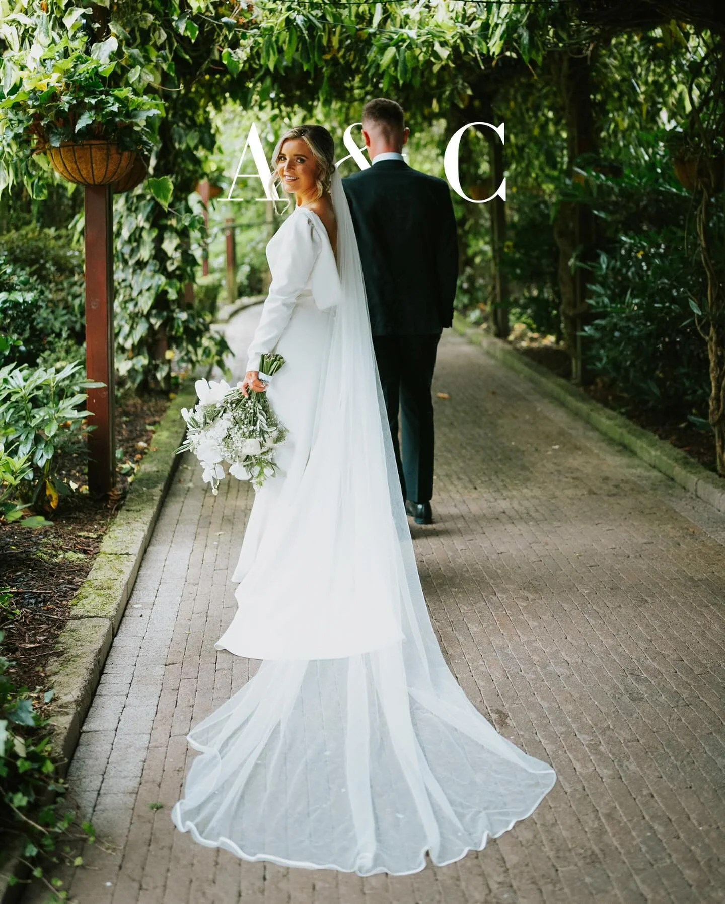 Mr + Mrs McGivern 🥹✨

@_courtneymcw + @a_macs_ 

So grateful to these guys for giving me the opportunity to capture their big day. My nerves were absolutely wrecked in the lead up, but I had a ball. Dream come true. (For them, and for me!) ✨

Eterna