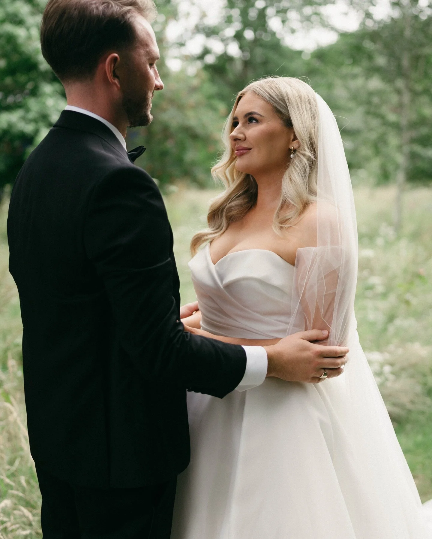 A few favourites from this beautiful summer wedding @iscoydpark 🤍

Photography: @vandersteenphotography
Second photographer: @amymclintockphotography
Makeup: @melisssamua
Hair: @lavieenrose_hairstylist
Videography: @johntaylorfilms
Music: @jonnyross