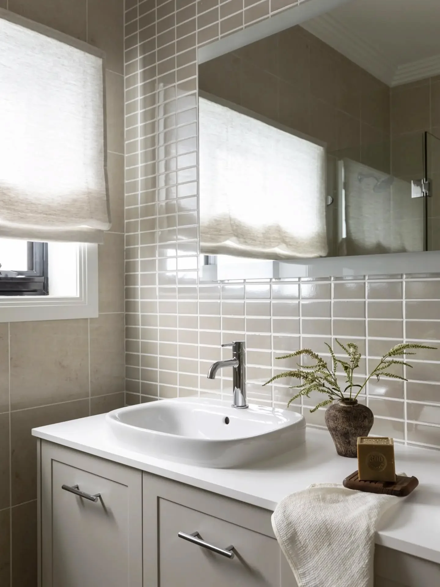 DUNDAS ST | Renovation Project

Bathroom details from a recent renovation with @level_built and @reecebathrooms

Interiors: @kristymcgregor 
Blinds: @_baylissblinds
Mirror: @remermirror 

📸 @lulu_wells 

&bull;

#bathroomdesign #bathroomrenovation #