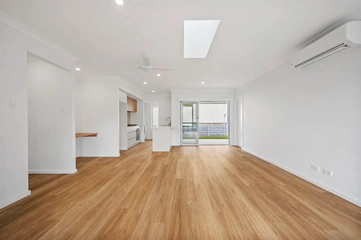 SHORT ST | Duplex Project

Hybrid timber flooring throughout our latest duplex development.

🙌 @luxeflooringsolutions 

&bull;

#duplexconstruction #midnorthcoastproperty #wauchopebuilder #nswpropertydevelopment