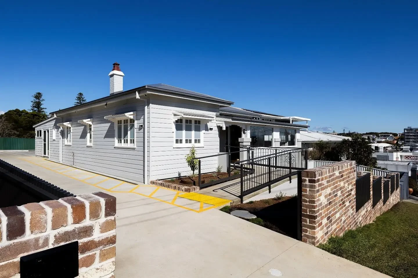 HAYWARD ST | Commercial Renovation

External details of a recently completed renovation for @haywardstreetphysio including off street parking, accessible entry, new fencing and gates.

📸 @lucyhumphriesphotography

&bull;

#portmacquariephysio #portm