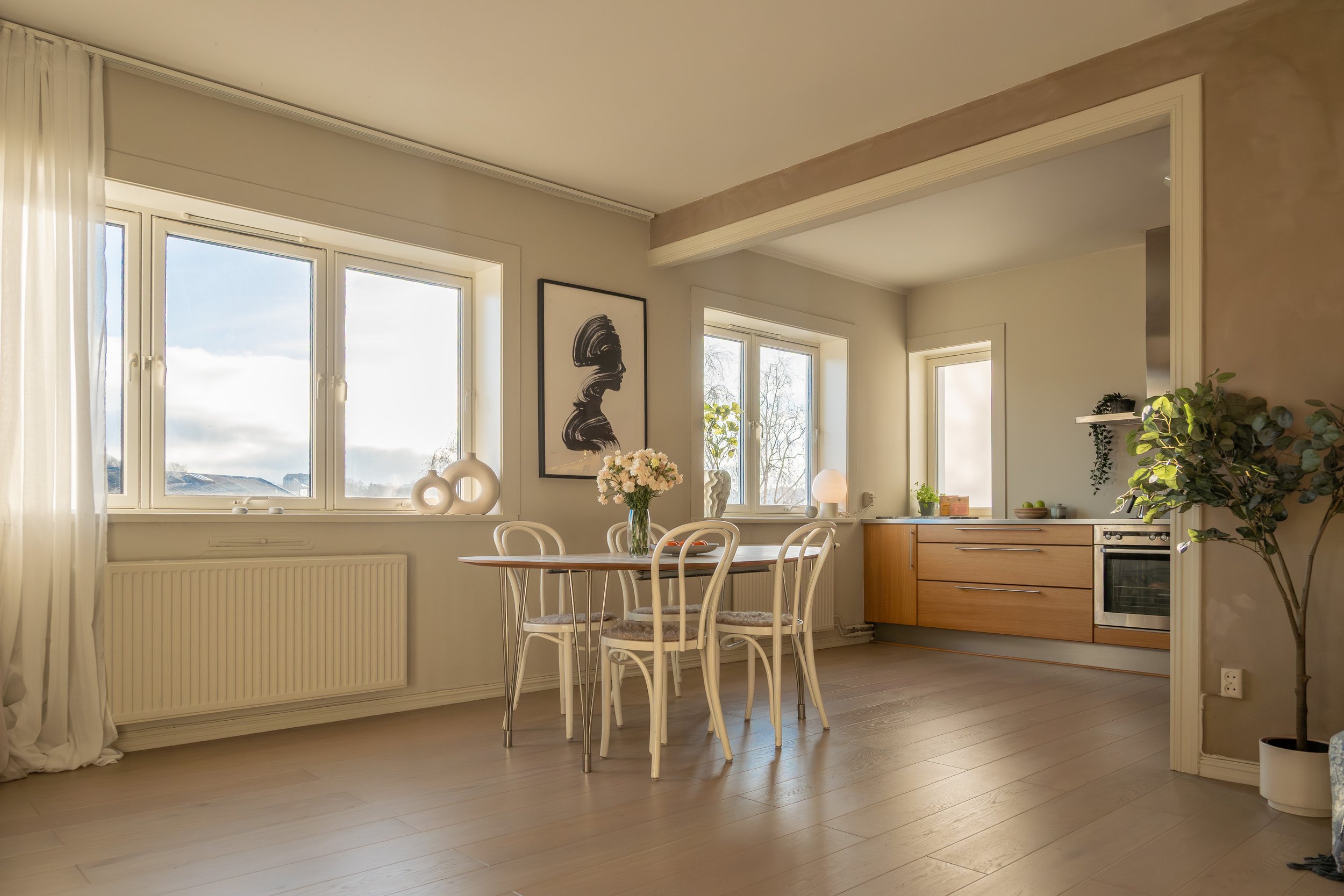 Sars' gate 62-09.jpg