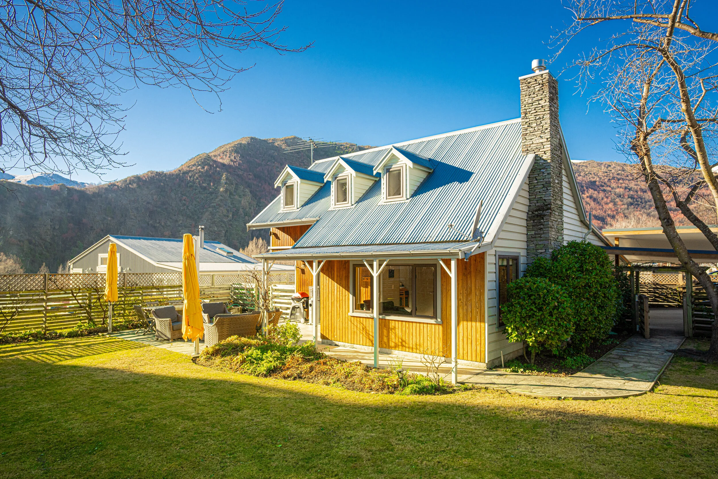20 Wiltshire St, Arrowtown (Ray White Arrowtown - Jo, Craig &amp; Adin Scott) - Niseko Japan Real Estate Photographer