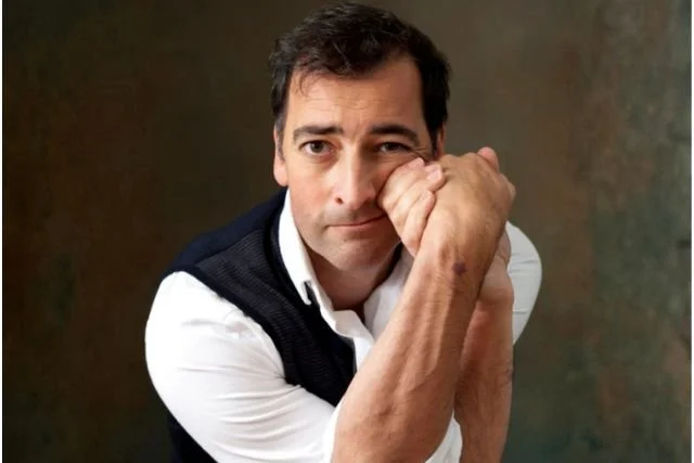  Alistair McGowan - 3 in 1