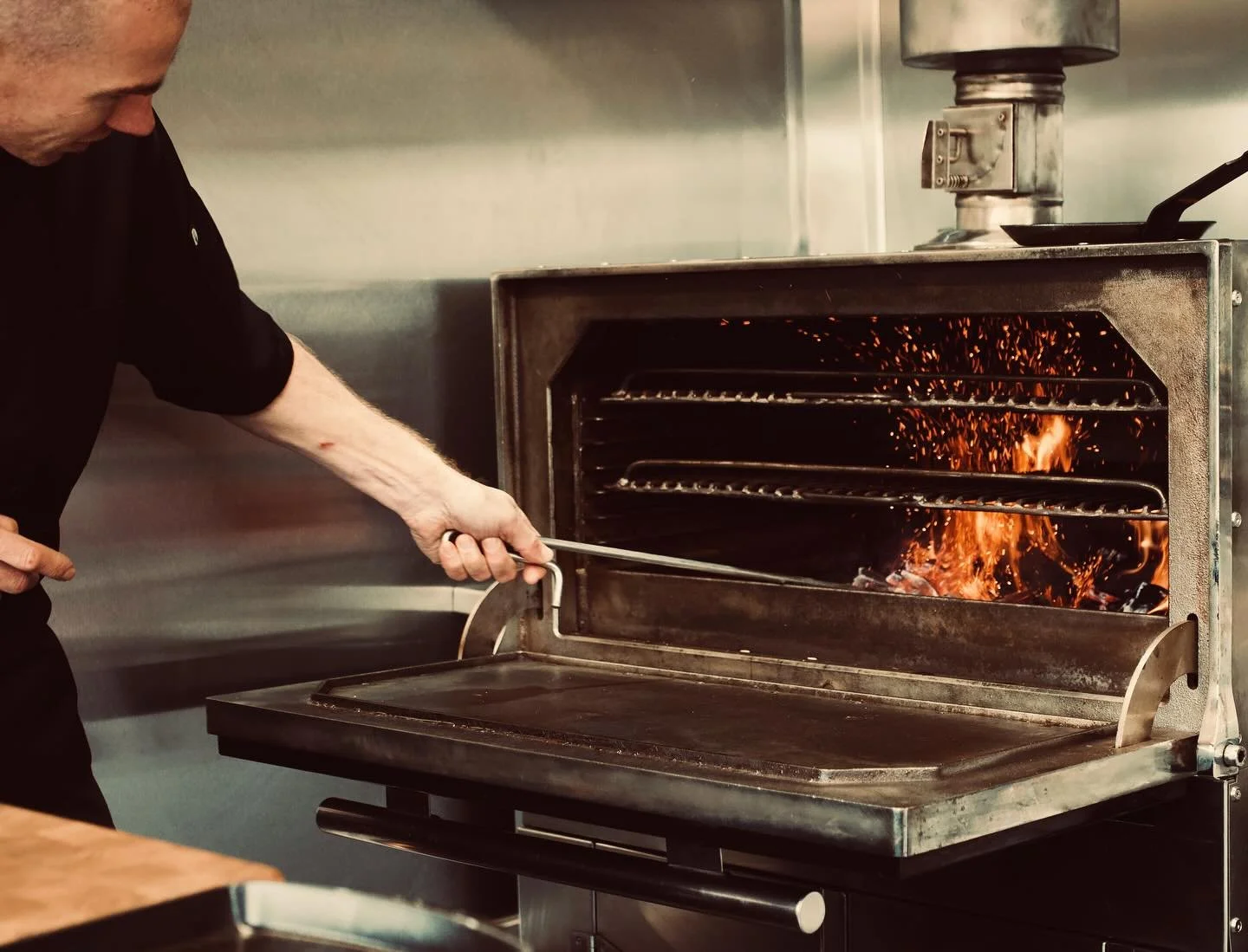 🔥 Testing our oven @josperofficial and getting ready for what&rsquo;s next! 

We&rsquo;re bringing restaurant-quality food to your events &mdash; seasonal, sustainable, story-driven, always.

#josperofficial #firecooking🔥 #bbq #foodtruck #catering 