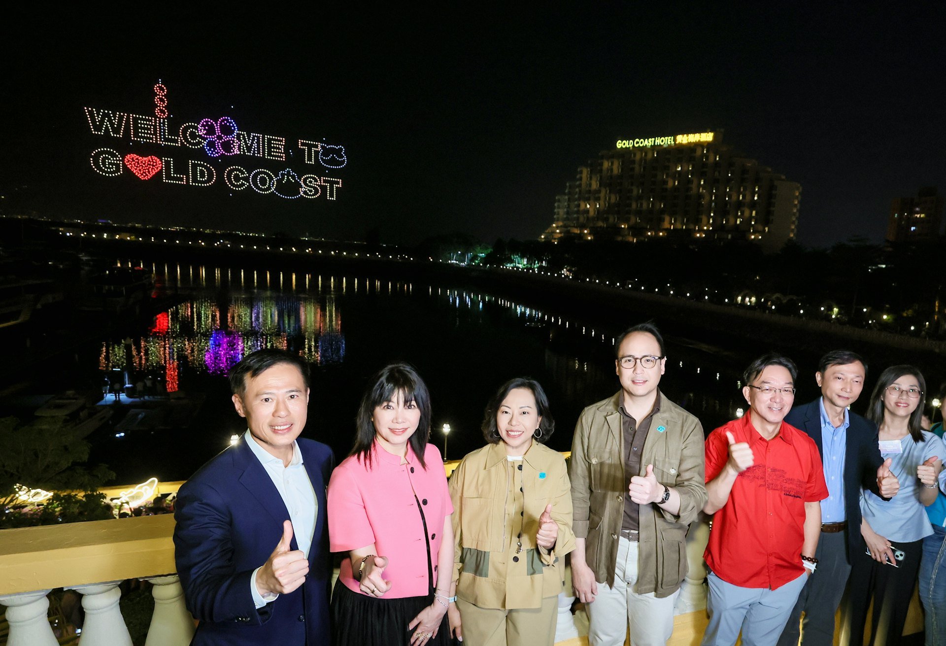 香港01|五一黃金周|屯門黃金海岸無人機表演 砌出海豚熊貓燒鵝繡球花原文網址: 五一黃金周|屯門黃金海岸無人機表演 砌出海豚熊貓燒鵝繡球花