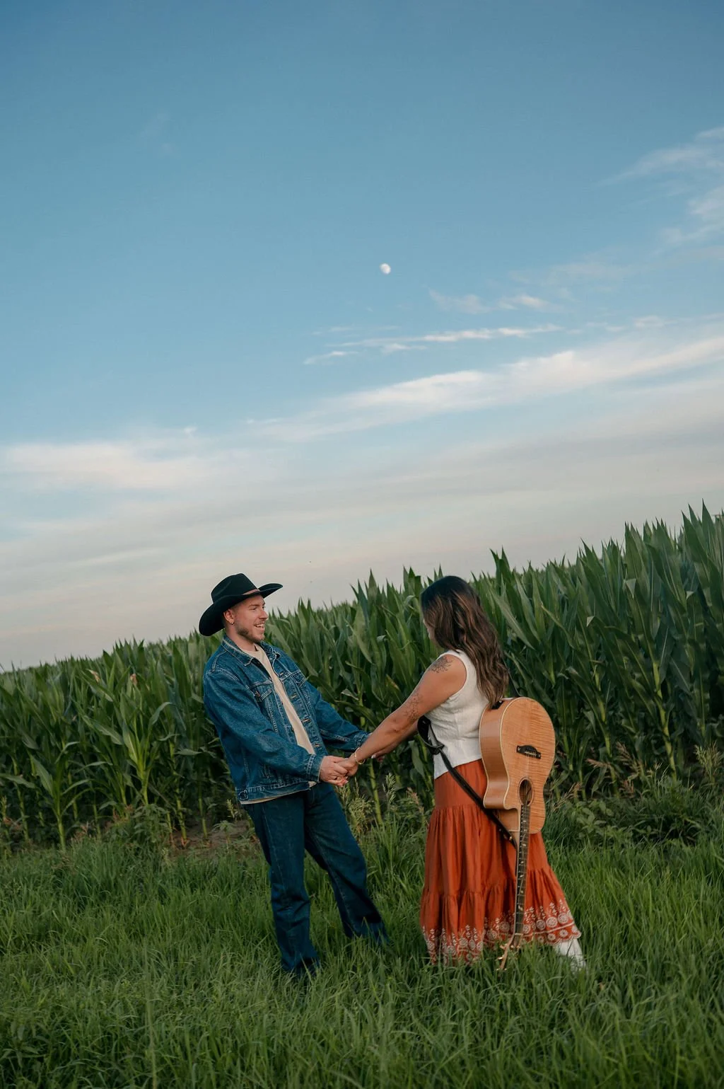 GRAND ISLAND, NEBRASKA WESTERN ROMANCE ENGAGEMENT SESSION