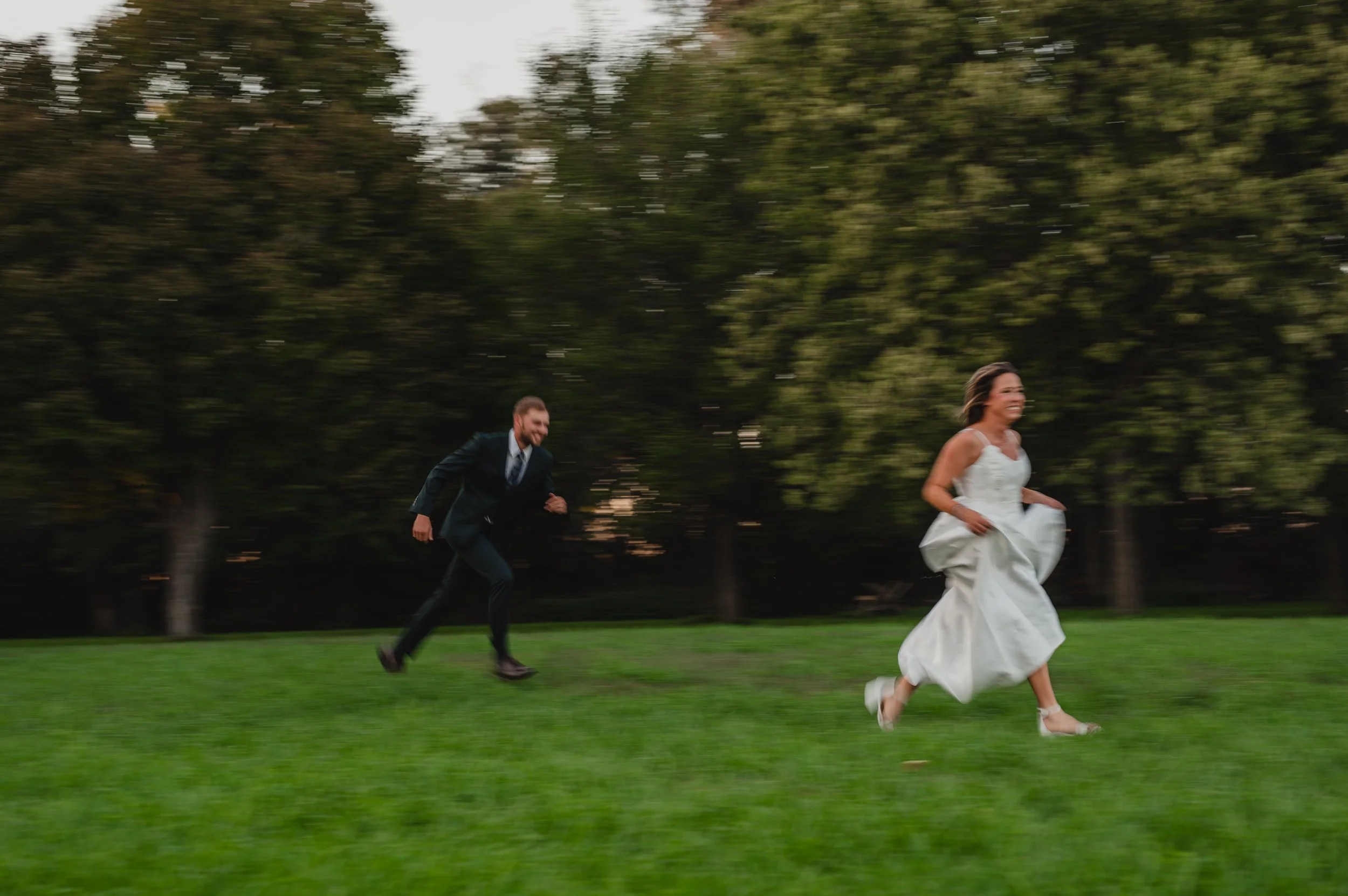 ANNIE &amp; KORBIN’S INTIMATE NEBRASKA AIRBNB ELOPEMENT