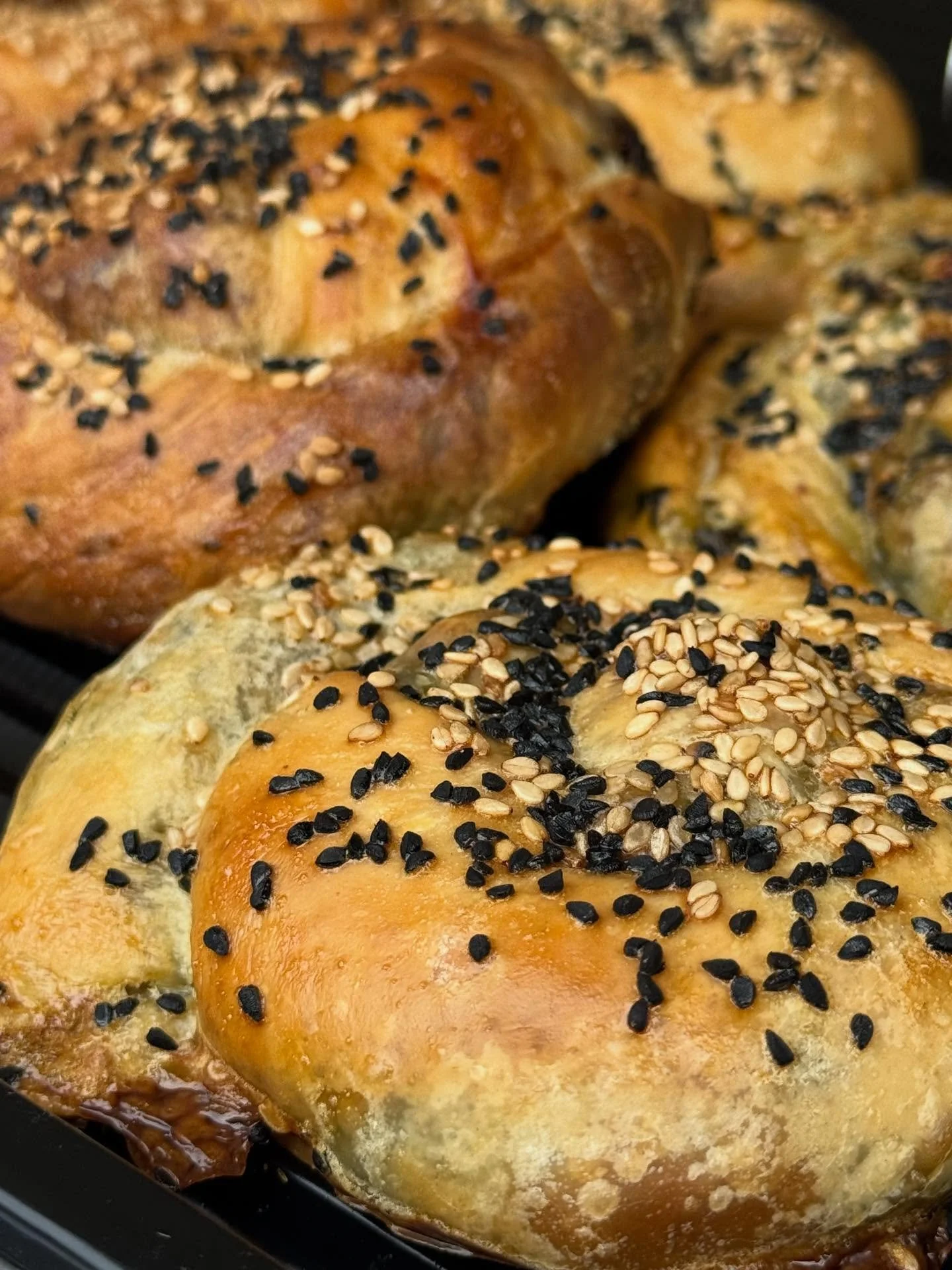 Freshly baked Greek Cypriot treats in the oven ready for three days of markets this weekend. See you in Hexham and Blanchland @hexhamfarmersmarket @blanchland_artisan_markets 

#thegreekbakeryuk #market #stall #hexham #blanchland