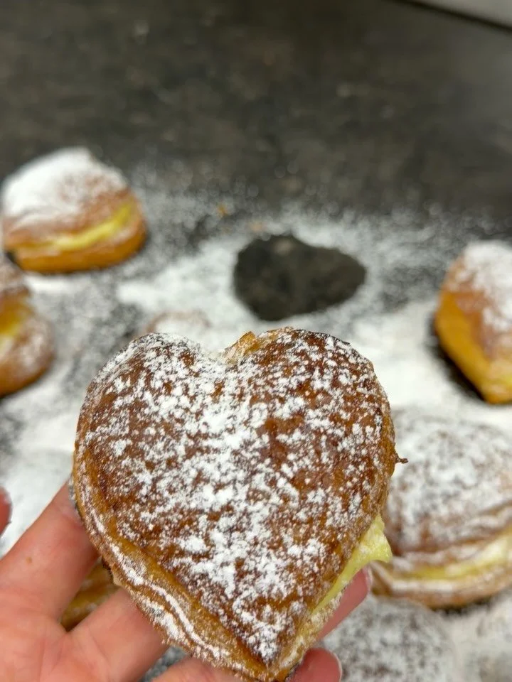 Mamadag! Open tot 16u om die allerliefste mama&rsquo;s in de watten te leggen 💖 en vergeet ze niet. Ze doet zoveel voor ons 🥰