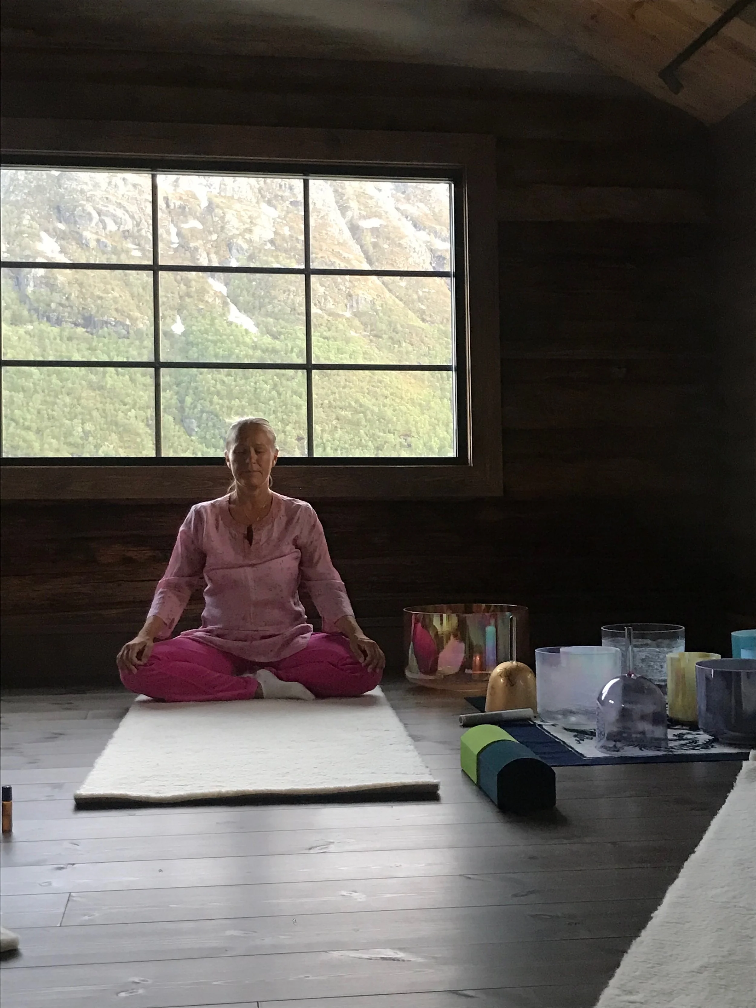 GROSET YOGA RETREAT HEMSEDAL INA LOVDAL-kopi.jpg