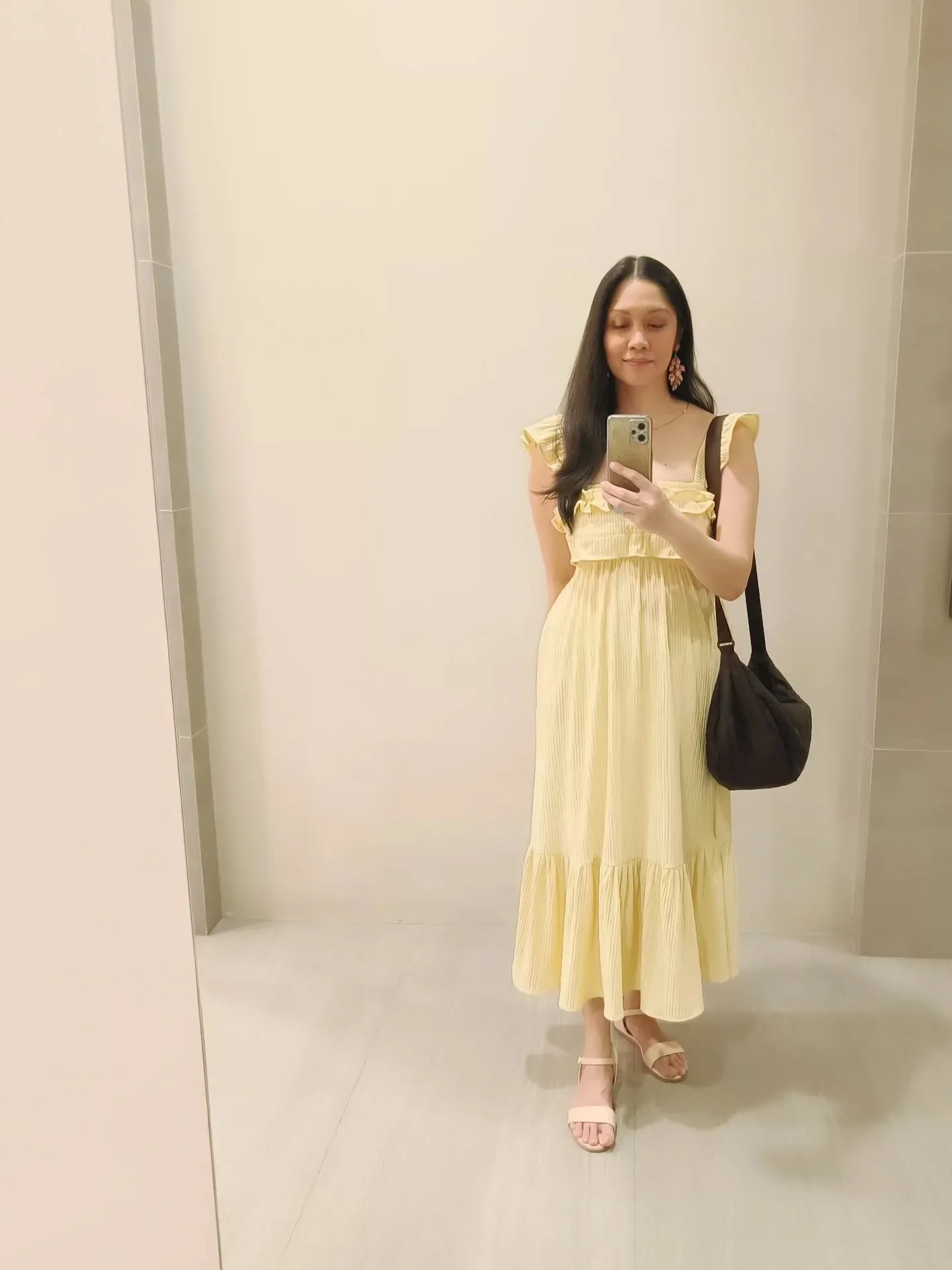 I bought this dress a few months ago at the open market in @thecornerhouseph. I followed the shop on instagram but I can't remember the name. 😅  Hope I eventually do because I want to buy more colors. Super comfy, affordable, and it has pockets too!