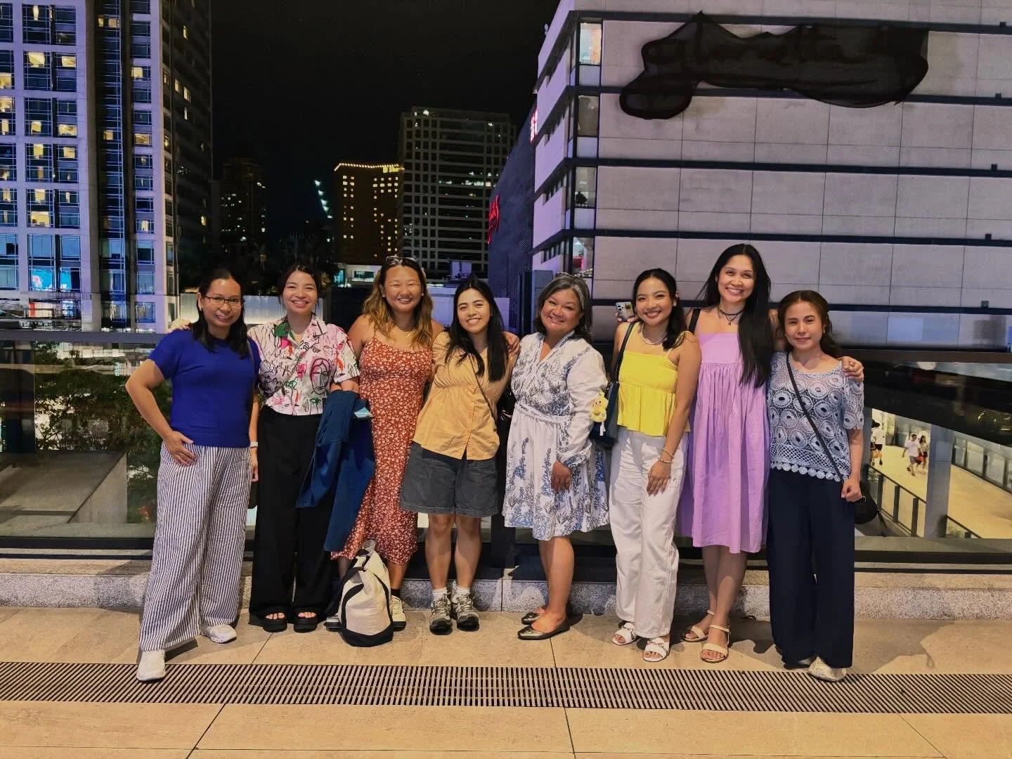 I am the luckiest because despite all my flaws, self-doubt, toyo, and imposter syndrome, I get to work with these beautiful, powerful, talented, joyful, openhearted women. Always grateful for you and our Magic Making family. ✨

#MBgirls
#MBfamily