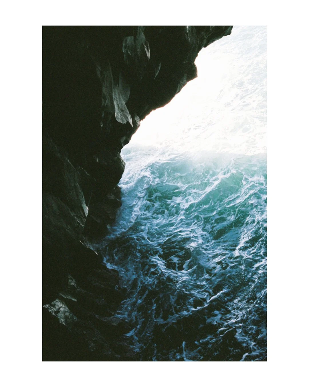 Nice shot by my friend @woutertav_ With his Contax G1 and some Portra 400. Developed and scanned on the SP3000 by us. #kodakportra400 #frontiersp3000 #kodakprofessional #contaxg1