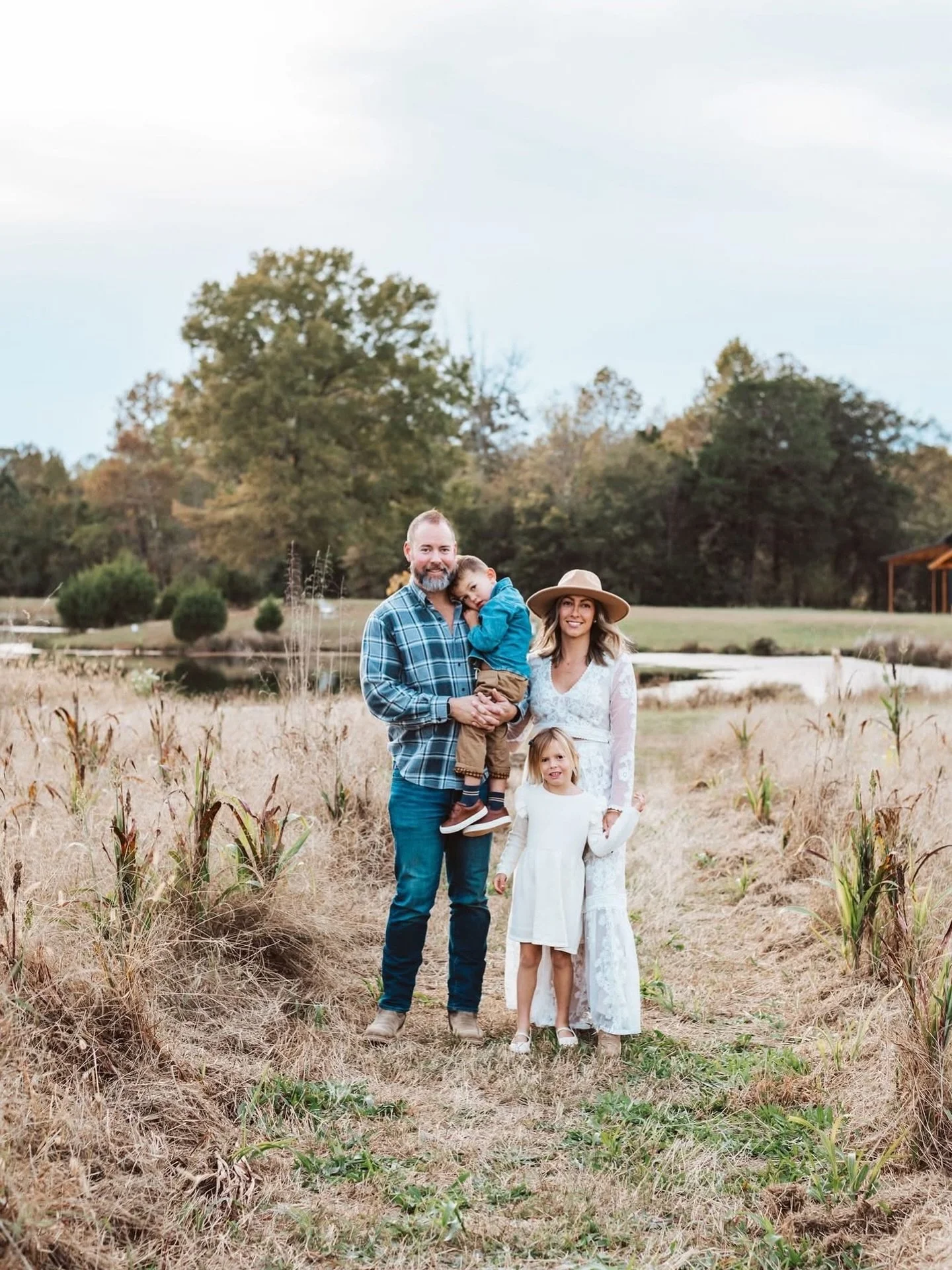 ✨ This sweet family of four couldn&rsquo;t have picked a better spot ✨

The trails we&rsquo;ve cut through the fields give you the perfect backdrop no matter which way you turn &mdash; every angle is magic. In this shot, we&rsquo;re obsessed with the