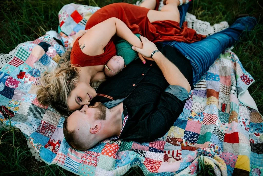 Outdoor newborns are such a unique and fun twist&hellip; soft light, open air, and the most peaceful moments for the tiniest memories. There&rsquo;s something so special about welcoming a new life surrounded by nature here at The Daffodil Farm.

Book