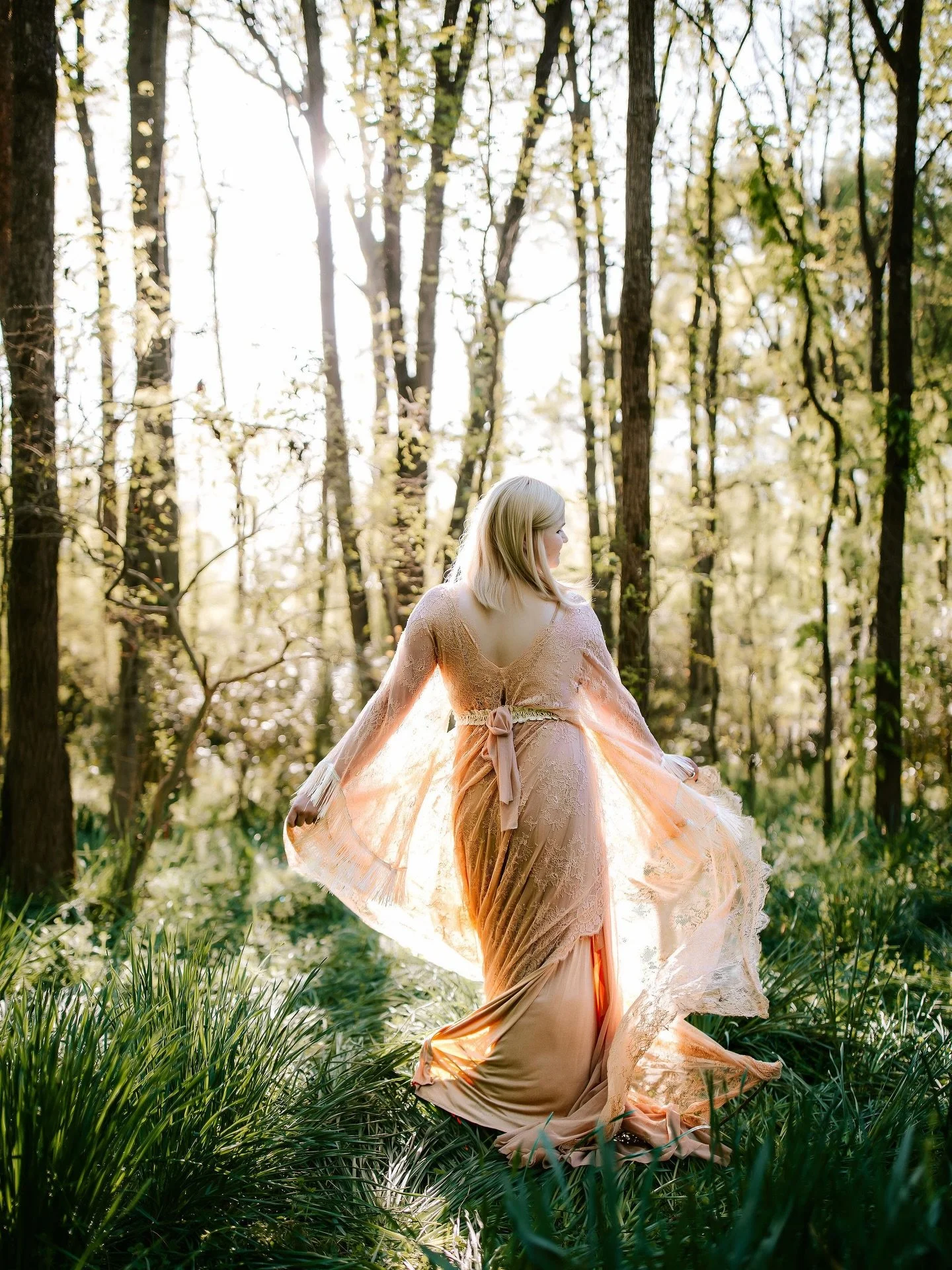 Tucked just off Minnie&rsquo;s porch is our little secret&hellip; the most magical forest we lovingly call Narnia.

It&rsquo;s quiet. It&rsquo;s golden. And it&rsquo;s where the daffodils bloom in the dreamiest way&hellip; weaving through the trees l